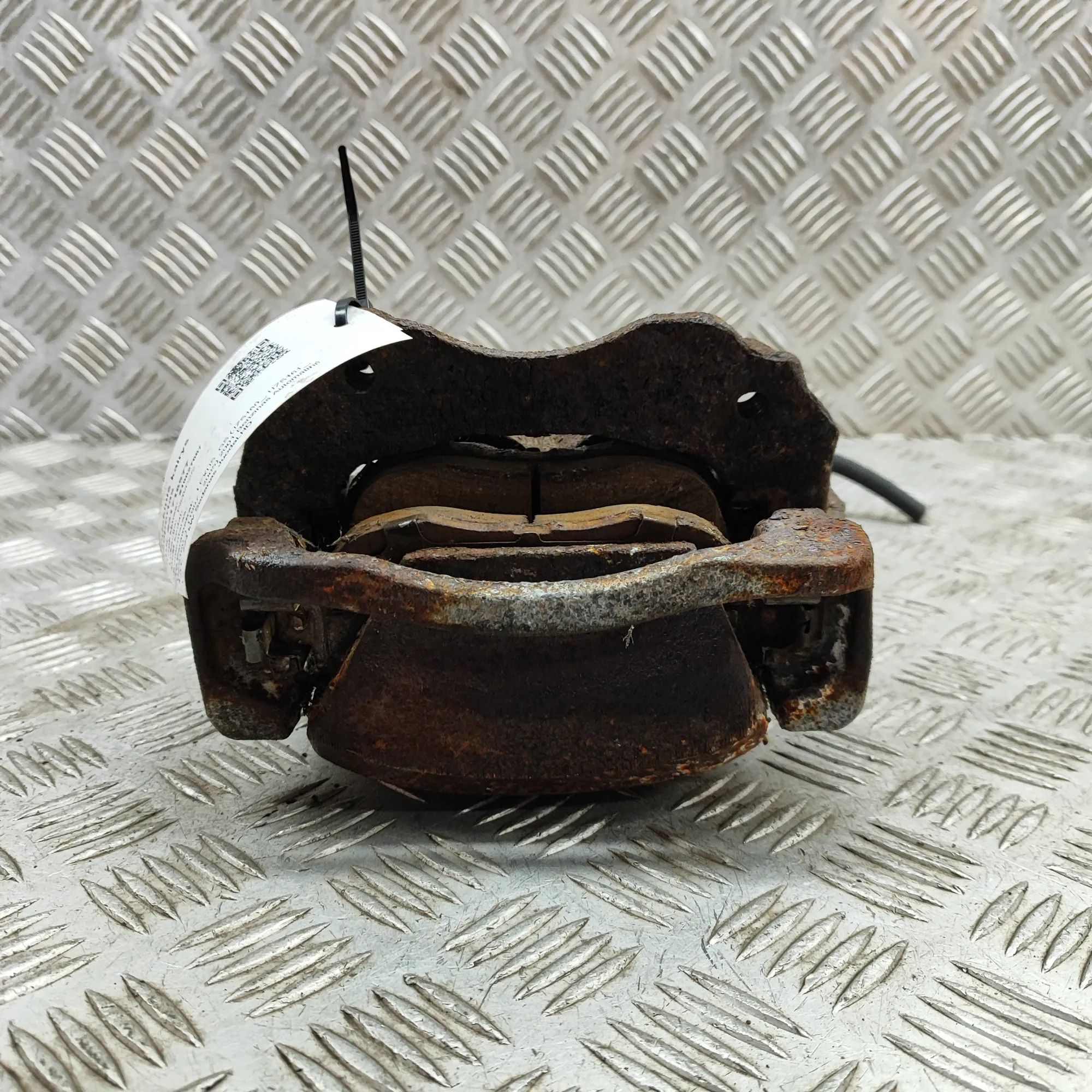 Lexus GS Brake caliper — front left Brake caliper — front left — LEXUS GS (JZS160_,...