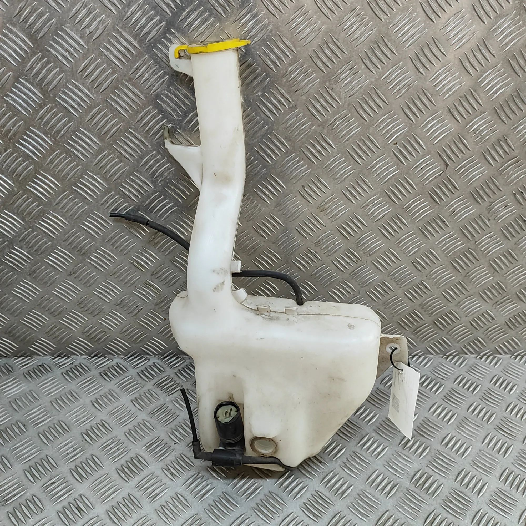 Chrysler Grand Voyager / Town & Country Window Washer Tank Window Washer Tank — CHRYSLER GRAND (VOYAGER V ...