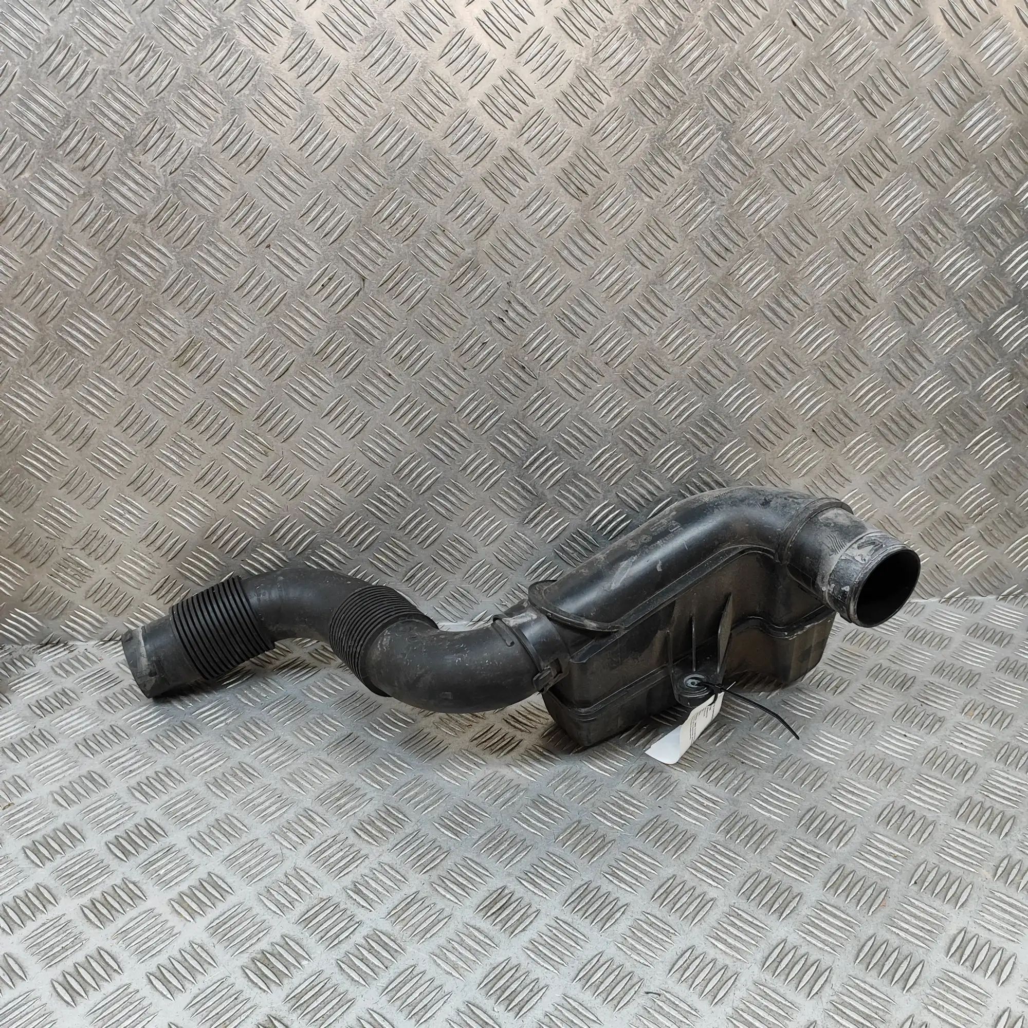 Mini Countryman, Paceman (R60 / R61) Air Intake Tube Air Intake Tube — MINI COUNTRYMAN (R60) (2009-2...