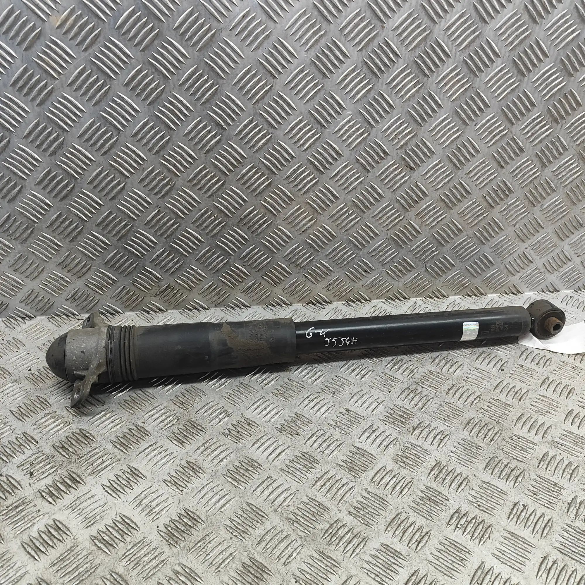 Shock absorber — rear left Brand/Model: SKODA SUPERB
Year: 2021
Engine: 2....