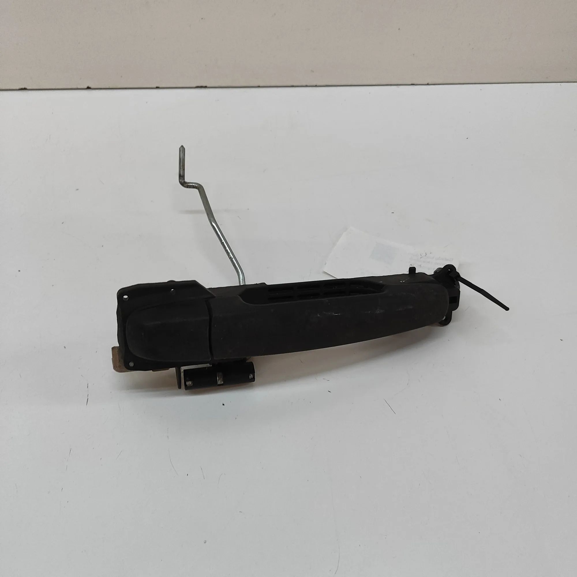 Suzuki Grand Vitara Exterior door handle — front left Exterior door handle — front left — SUZUKI GRAN...