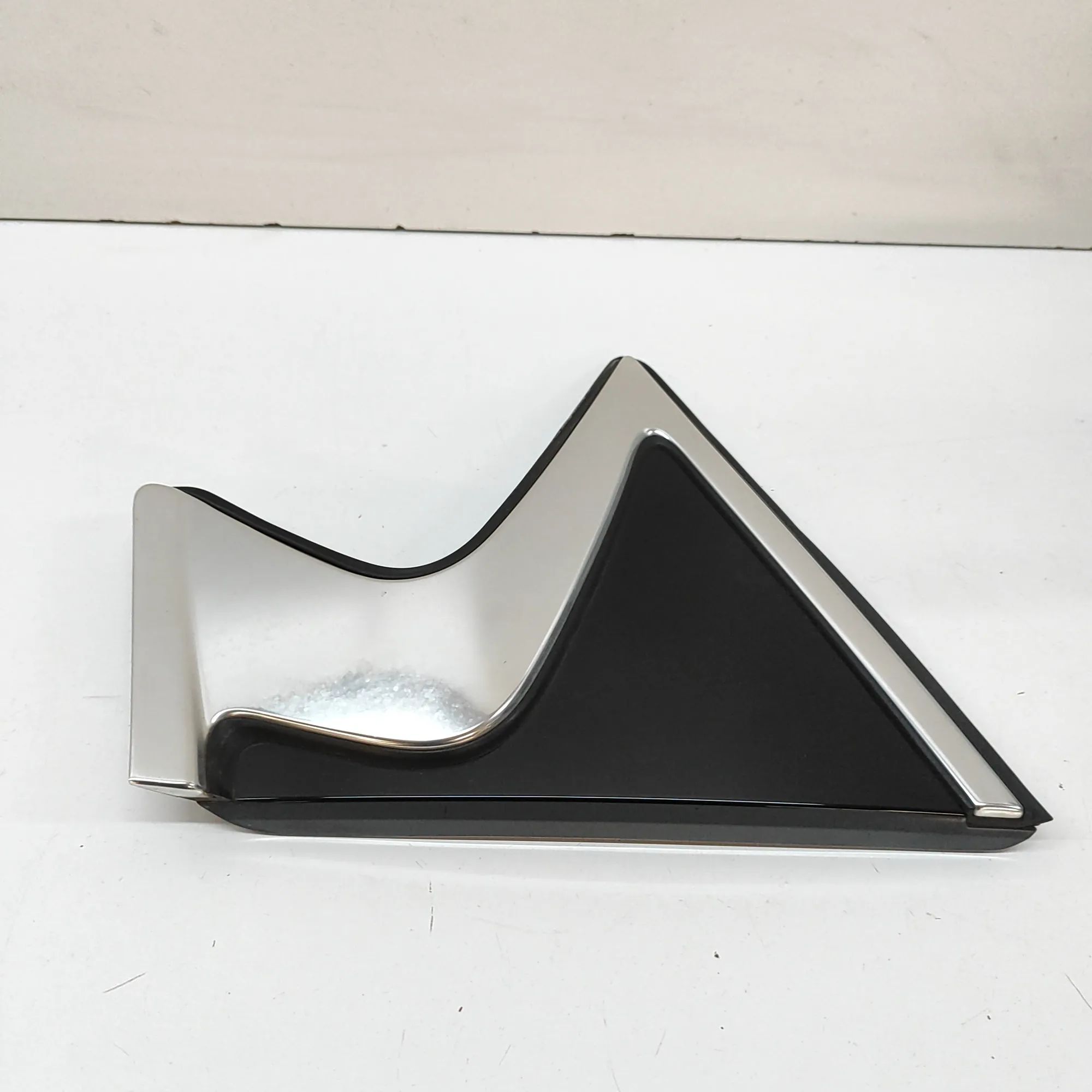 Infiniti Q30 Body moulding — right Body moulding — right — INFINITI Q30 (2015-...)...