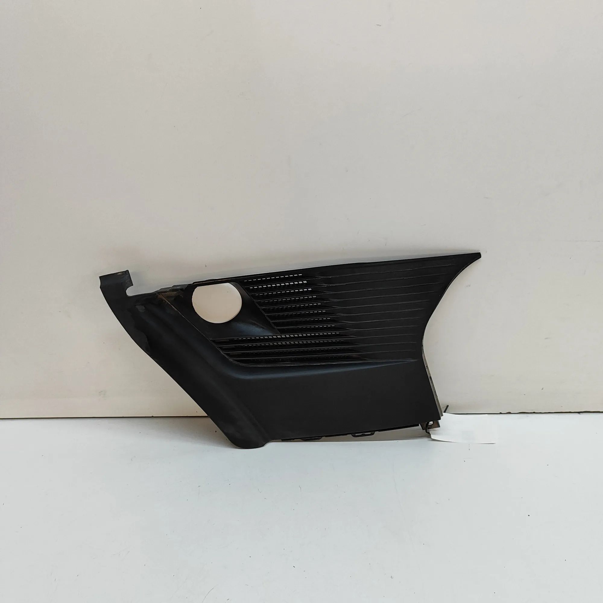 Porsche Cayman (987) Front Wiper Cowl Trim Front Wiper Cowl Trim — PORSCHE CAYMAN (987) (2...