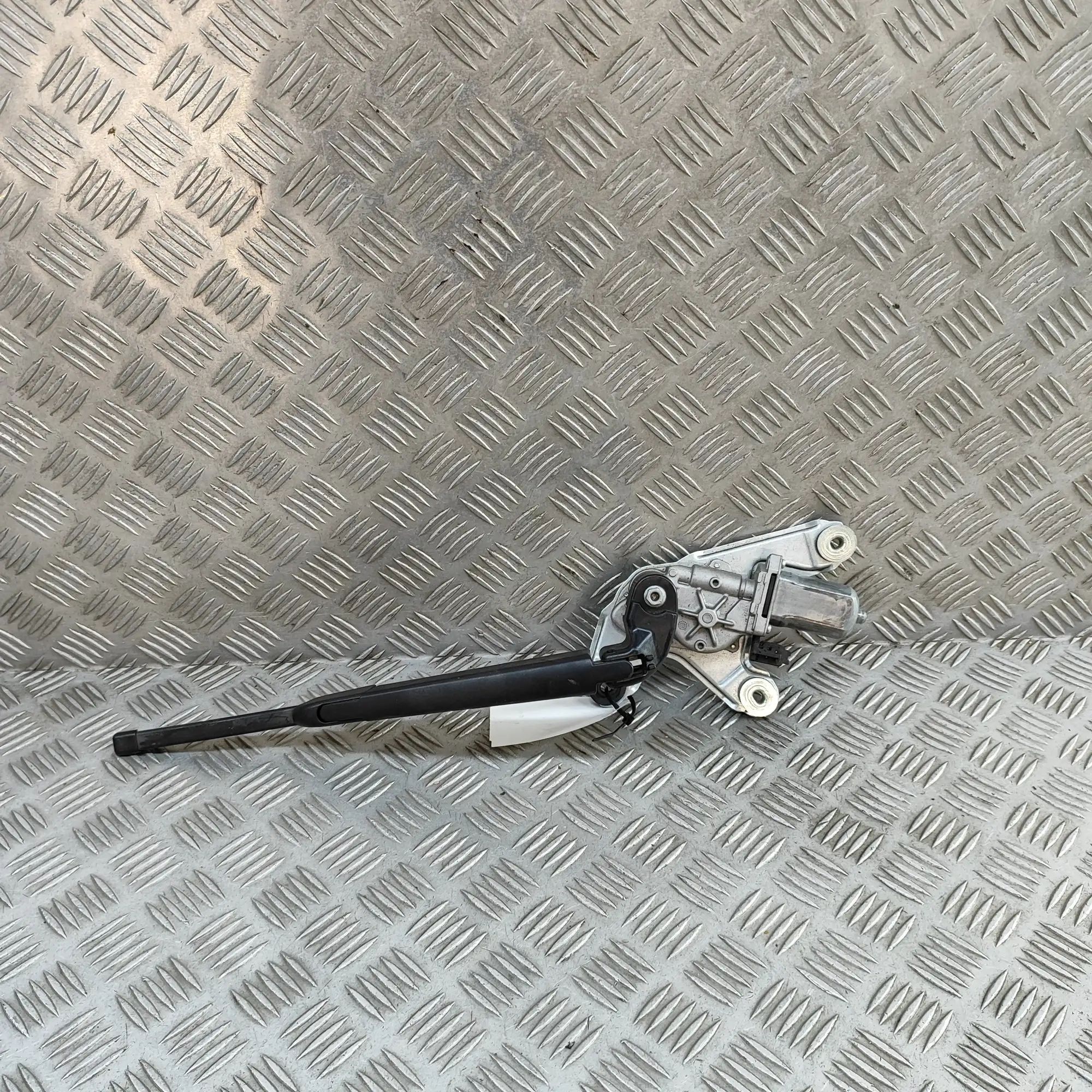 Jaguar F-Pace Мотор стеклоочистителя Tailgate wiper motor — JAGUAR F-PACE (X761) (20...