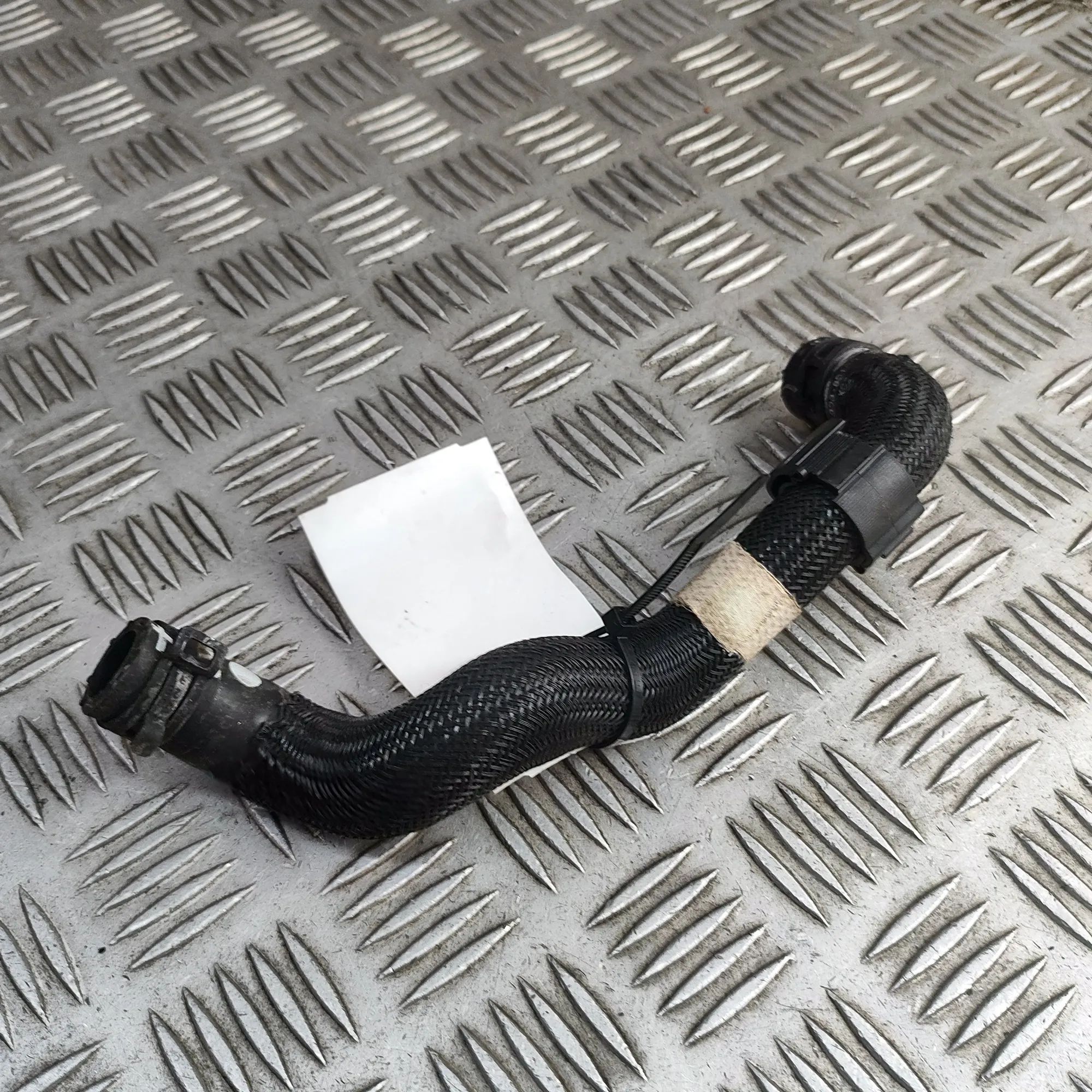 Jaguar I-Pace Шланг системы охлаждения Coolant hose — JAGUAR I-PACE (X590) (2018-...) ...