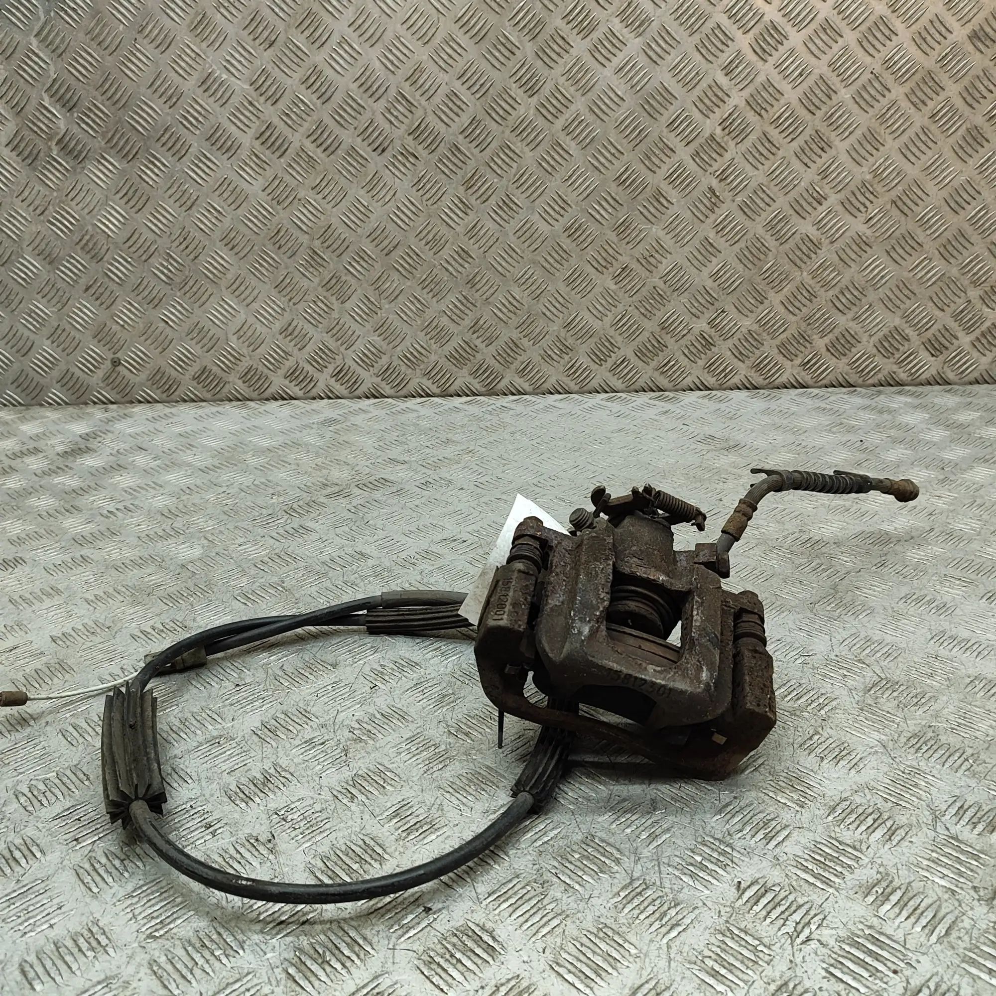 Chrysler Grand Voyager / Town & Country Brake caliper — rear left Brake caliper — rear left — CHRYSLER GRAND (VOY...