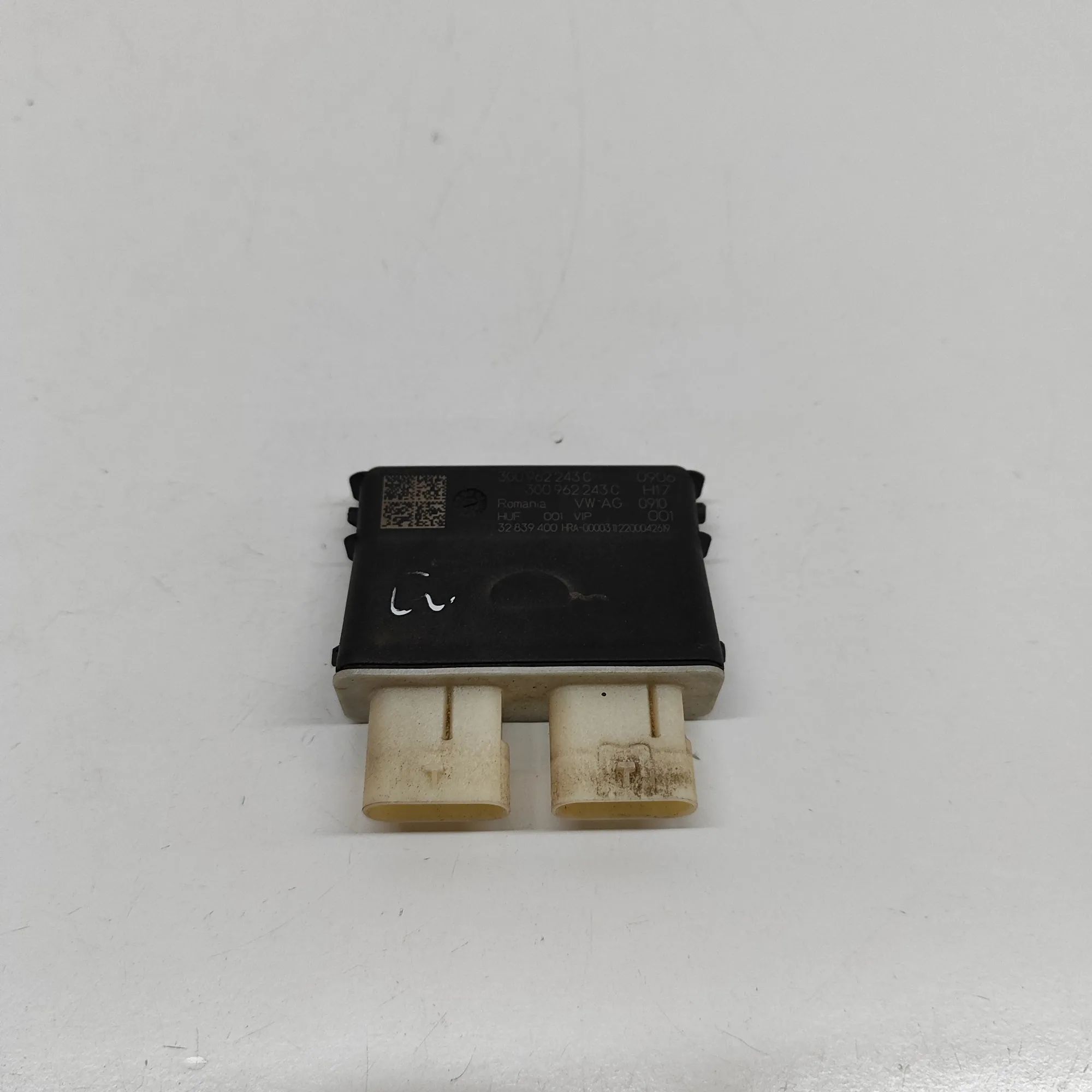 Porsche Taycan Tailgate Bootlid Control Unit Tailgate Bootlid Control Unit — PORSCHE TAYCAN ...