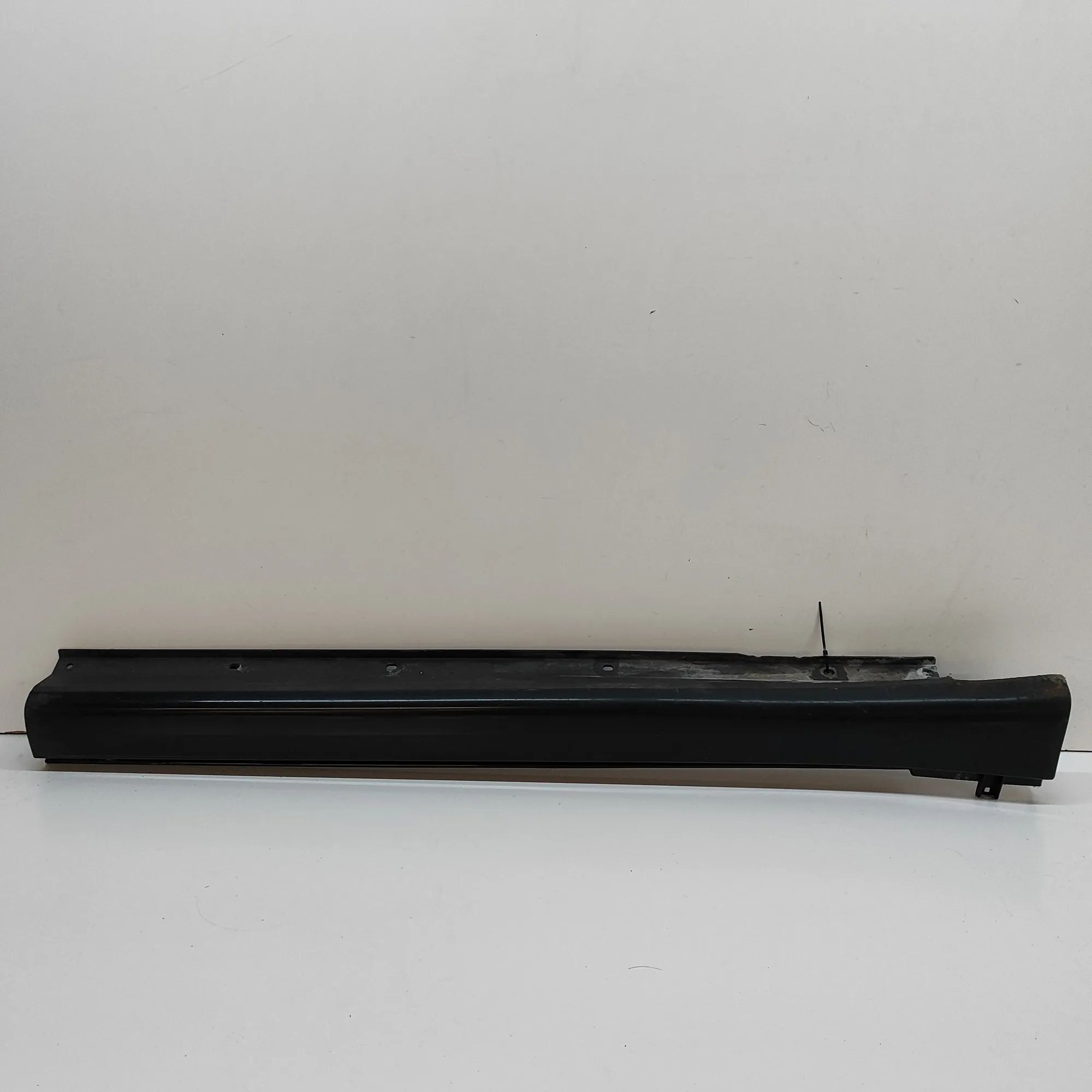 Lexus GS Front Left Door Lower Molding Front Left Door Lower Molding — LEXUS GS (JZS16...