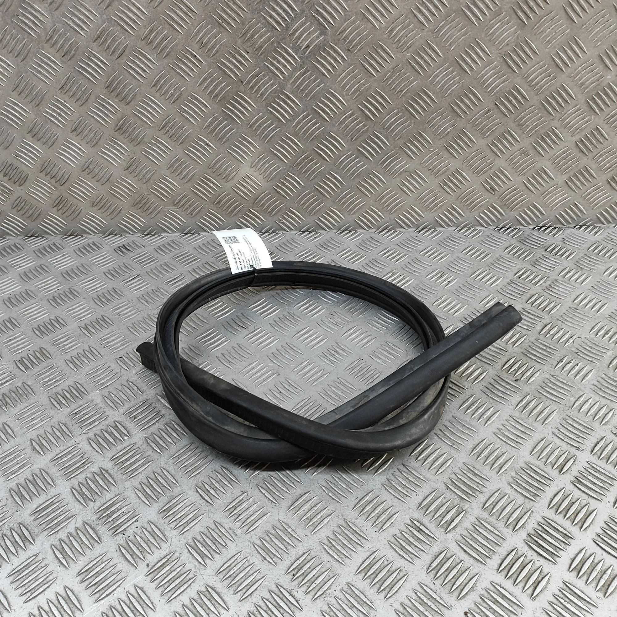 Porsche Panamera Engine rubber seal Engine rubber seal — PORSCHE PANAMERA (970) (20...
