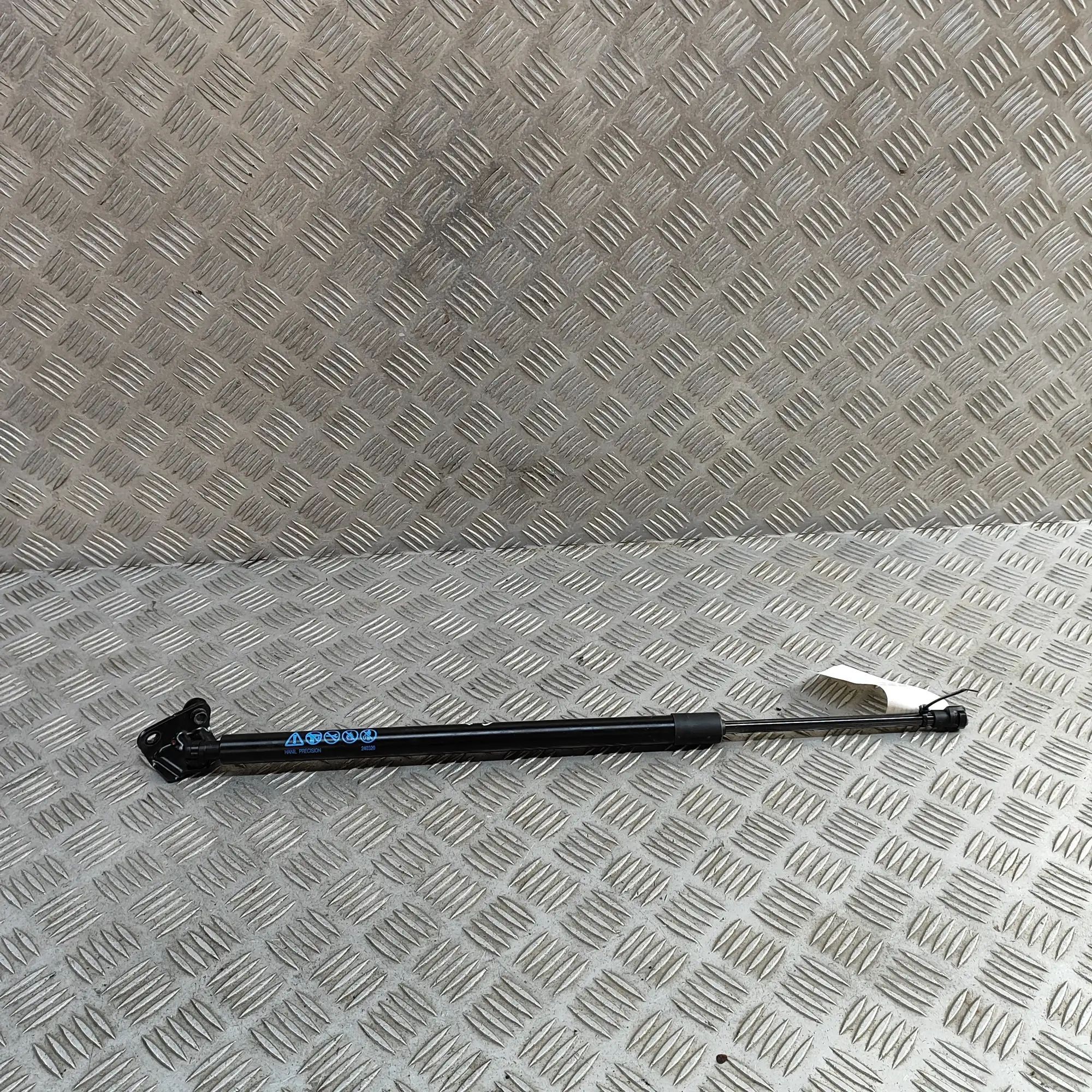 Mazda 3 (BP) Right Side Tailgate Gas Strut Right Side Tailgate Gas Strut — MAZDA CX-3 (0 D...