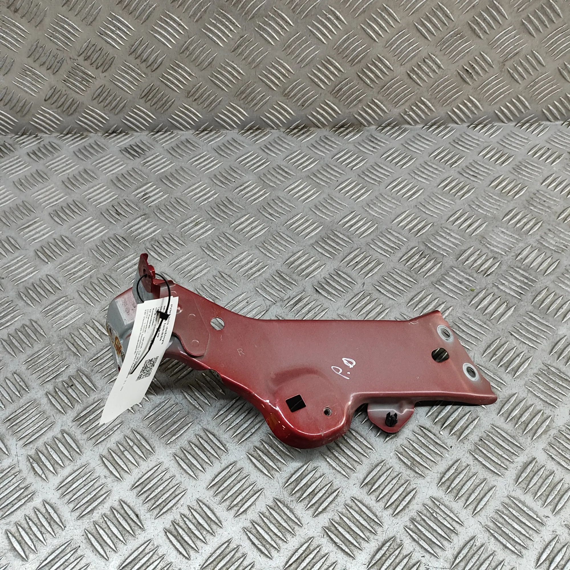 Mazda 3 (BP) Fender bracket — front right Fender bracket — front right — MAZDA CX-3 (0 DM...