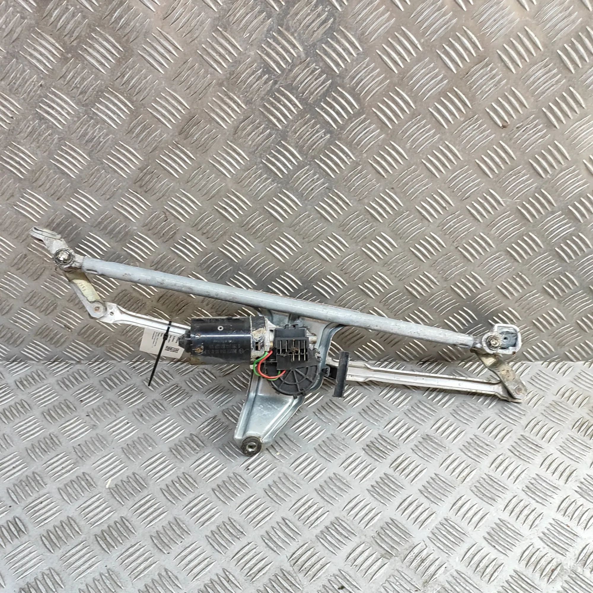 Porsche Boxster (986) Front Windshield Wiper Mechanism Front Windshield Wiper Mechanism — PORSCHE BOXS...