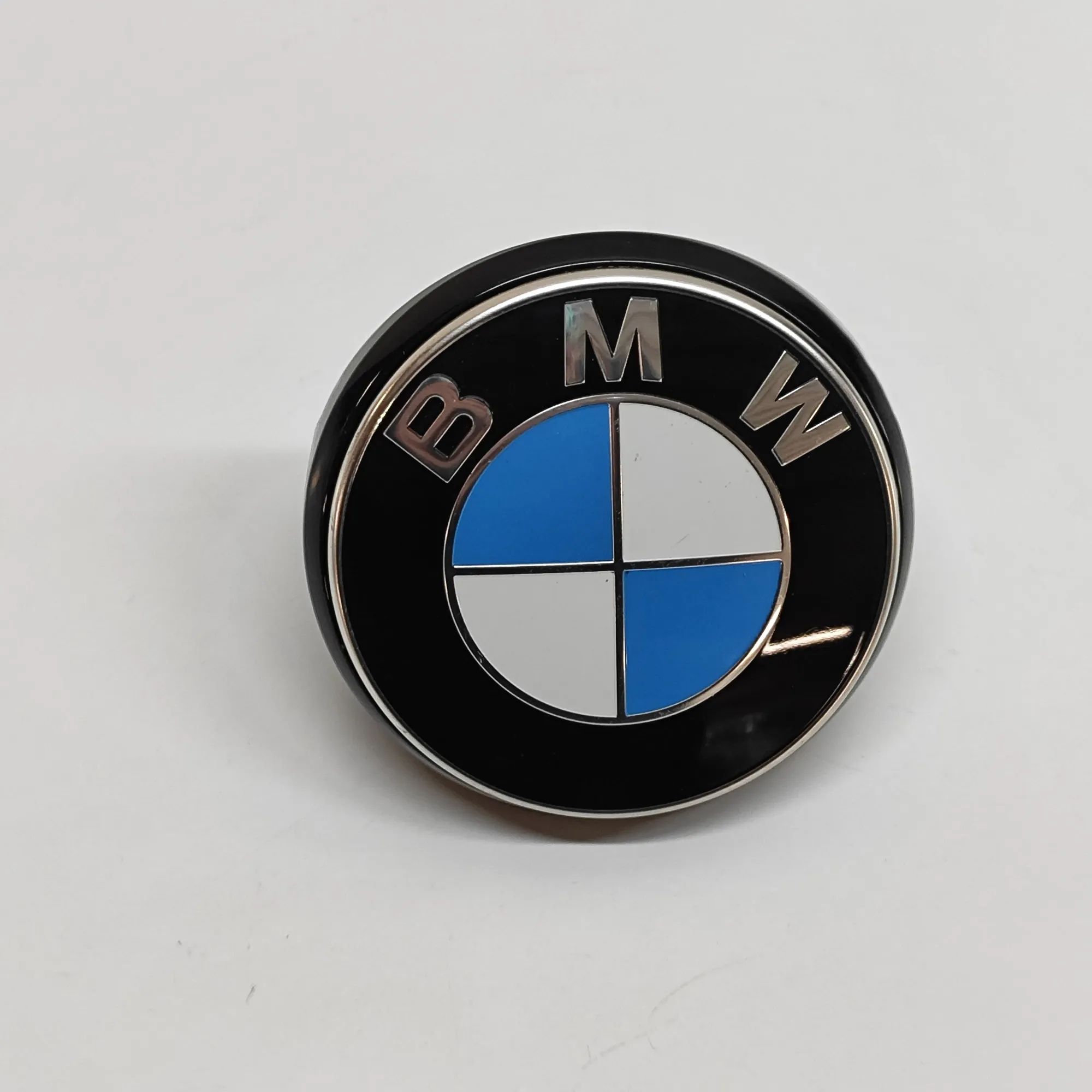 BMW 2 (F22 / F23) Manufacturer emblem Manufacturer emblem — BMW 2 SERIES (Gran Coupe ...
