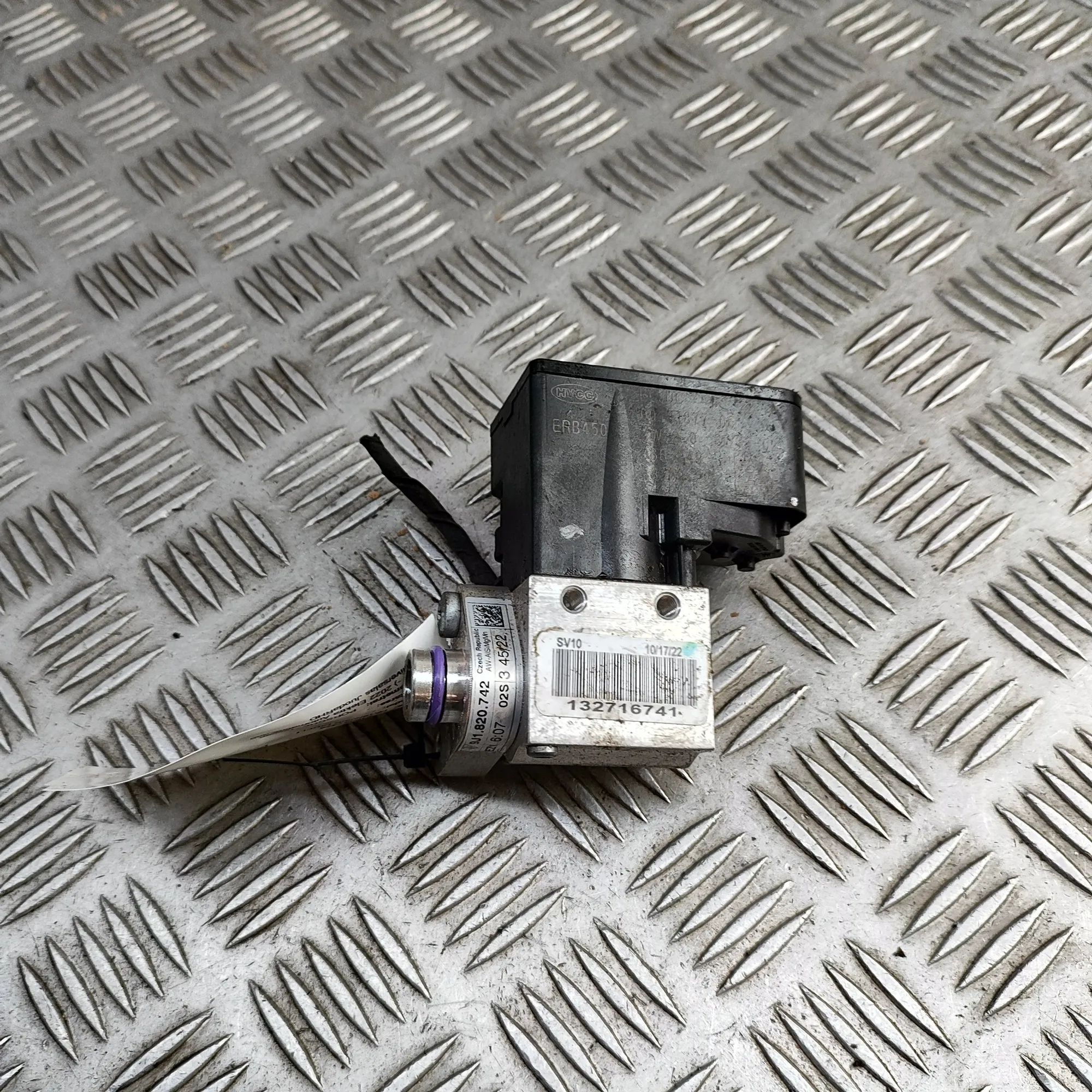 Porsche Taycan Air-conditioning expansion valve Air-conditioning expansion valve — PORSCHE TAYC...