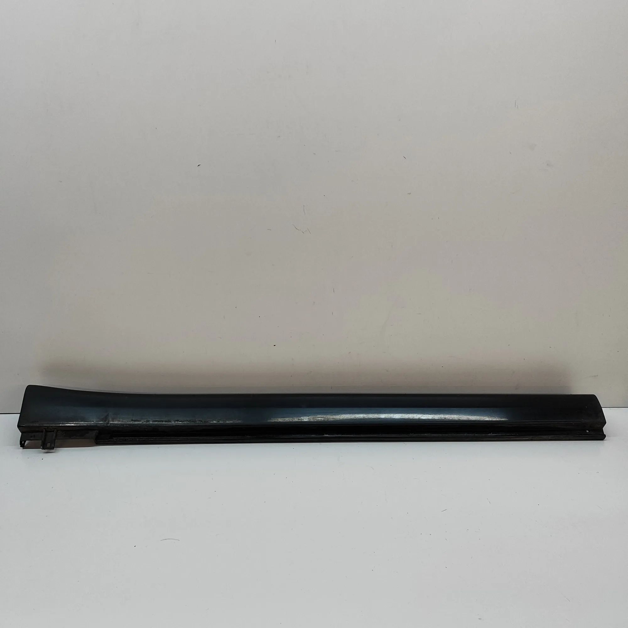 Lexus GS Front Right Door Lower Molding Front Right Door Lower Molding — LEXUS GS (JZS1...