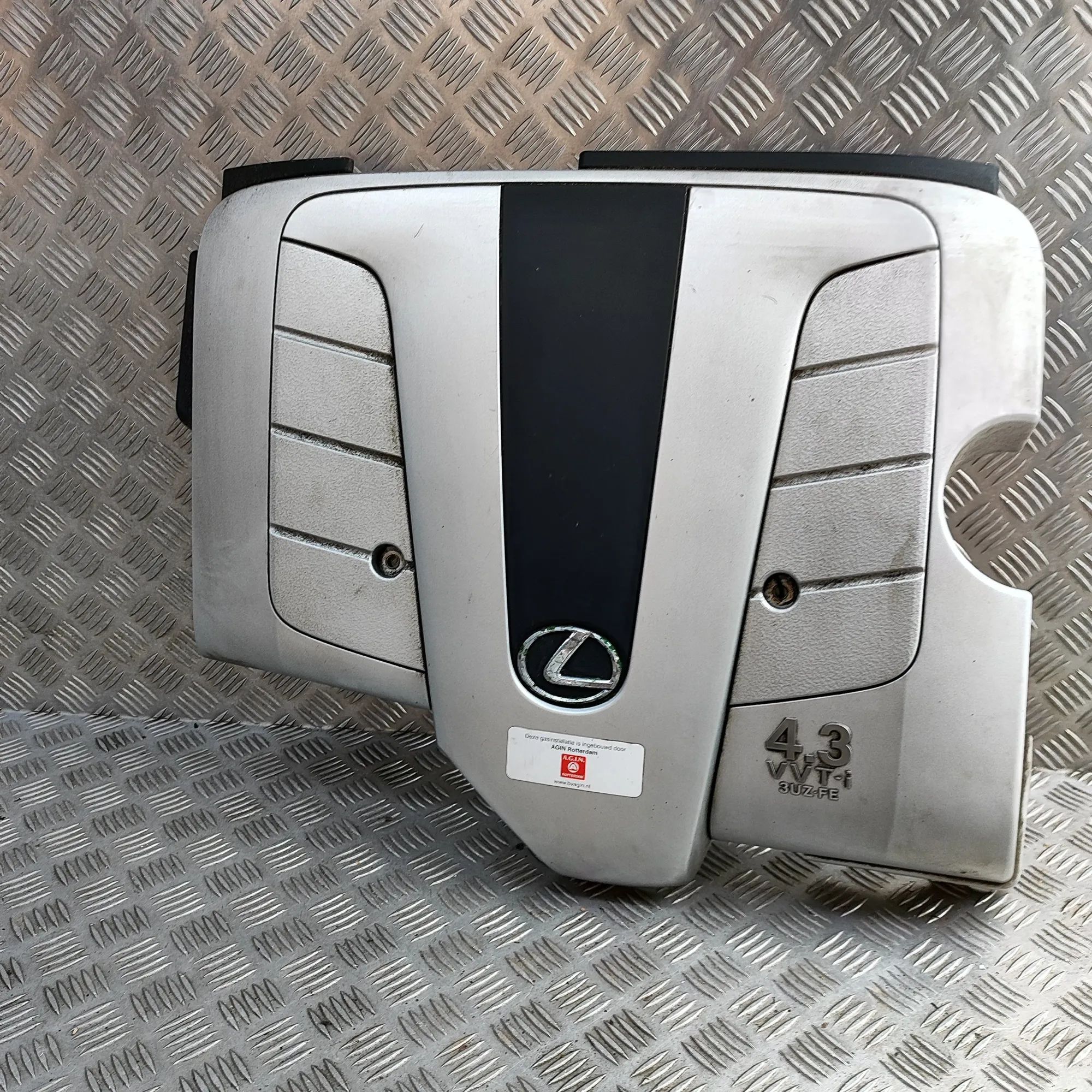 Lexus GS Крышка двигателя (пластик) Engine cover — LEXUS GS (JZS160_, UZS161_, UZS1...