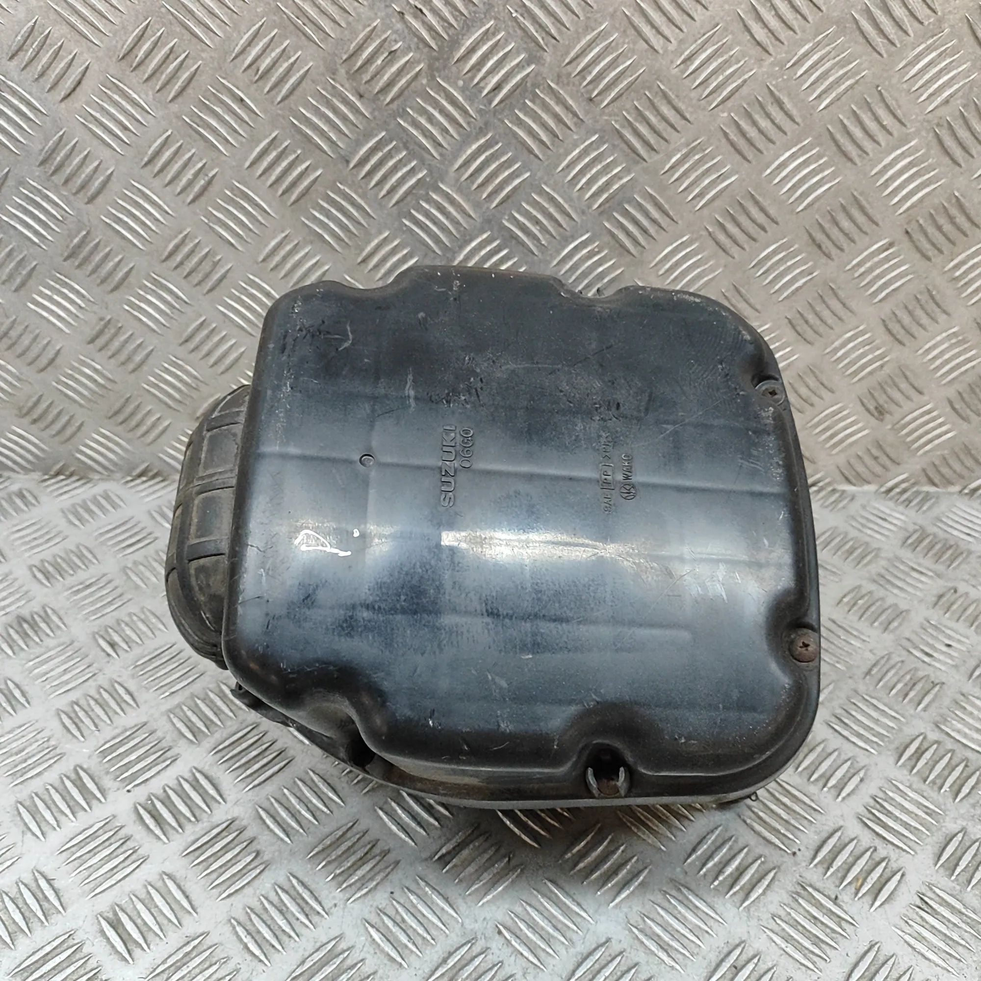 Воздухоочиститель  Brand/Model: SUZUKI DL
Year: 2007
Engine: 1.00 ...