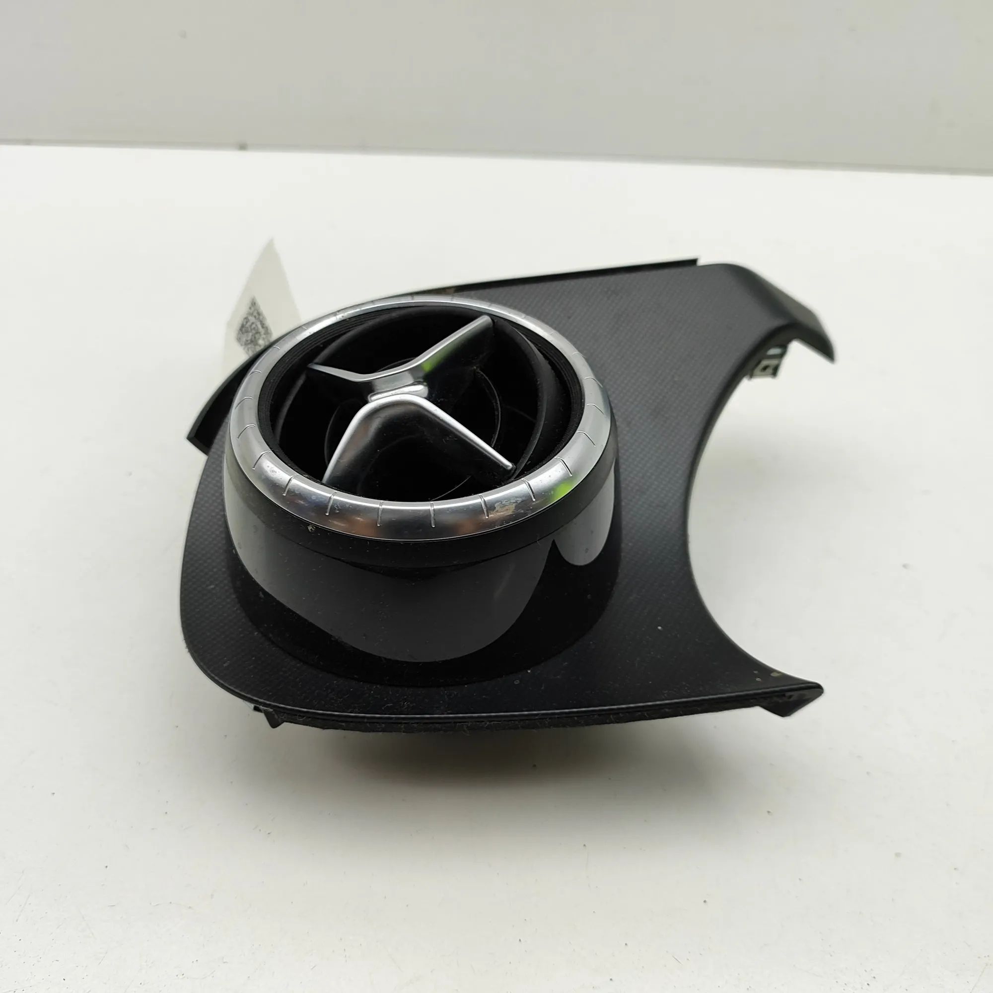 Mercedes-Benz X (470) Dashboard Air Vents Dashboard Air Vents — MERCEDES BENZ X (Class) (...