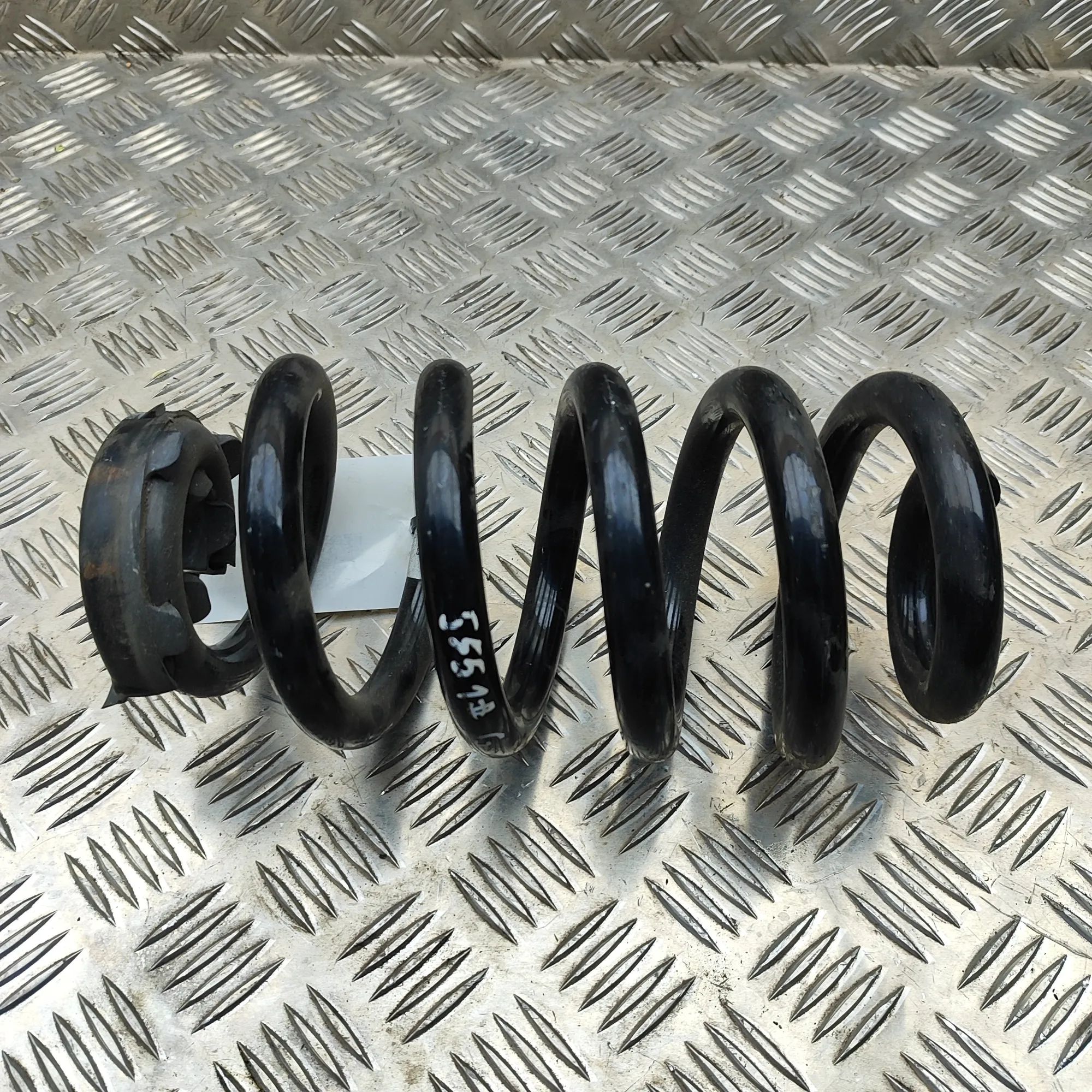 Audi Q4 e-tron Coil spring — rear right Coil spring — rear right — AUDI Q4 (Sportback F...