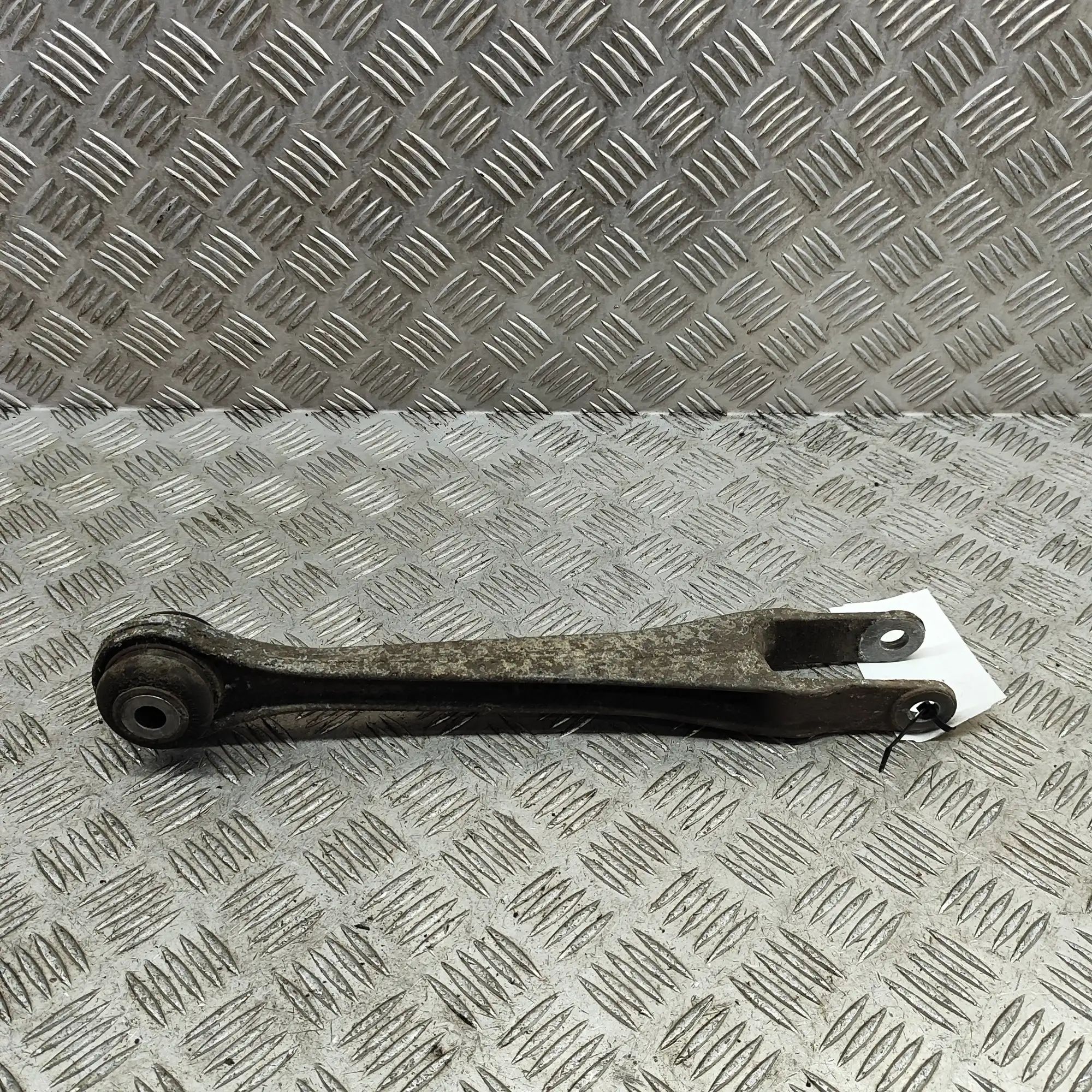 Porsche 911 (996) Control arm — rear right Control arm — rear right — PORSCHE 911 (996) (1...