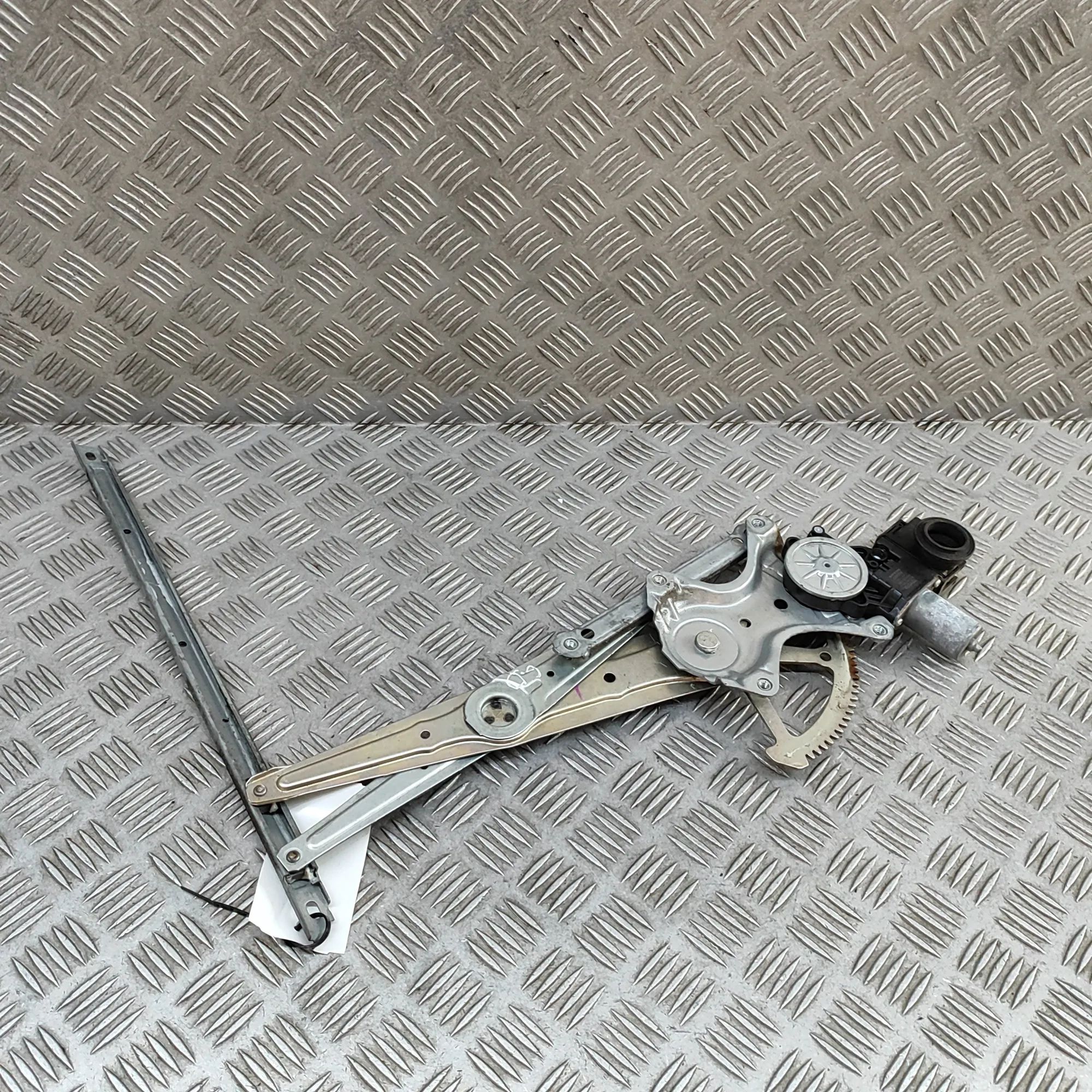 Lexus NX Rear Right Door Window Regulator Rear Right Door Window Regulator — LEXUS NX (_Z...