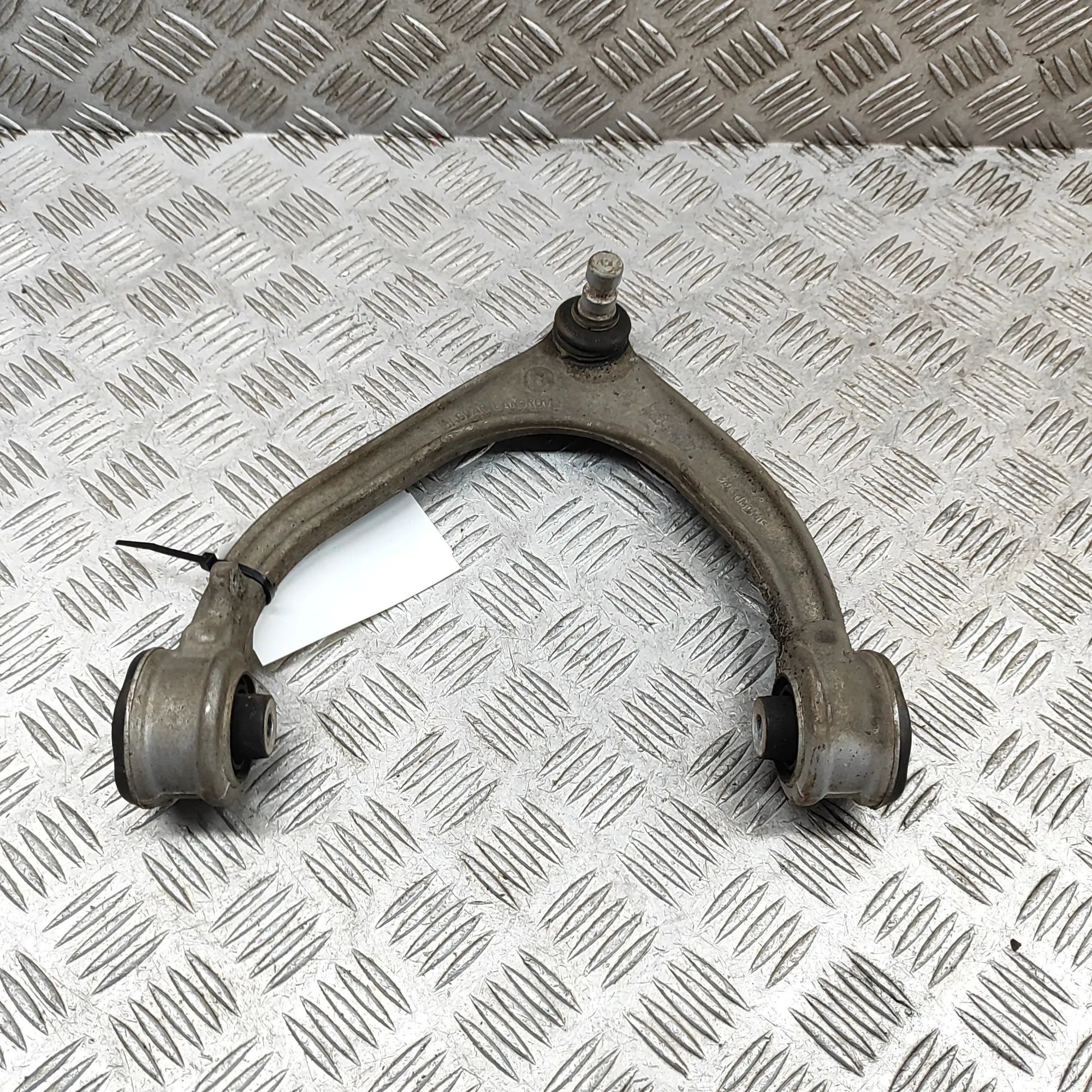 Jaguar I-Pace Front Left Upper Control Arm Front Left Upper Control Arm — JAGUAR I-PACE (X...