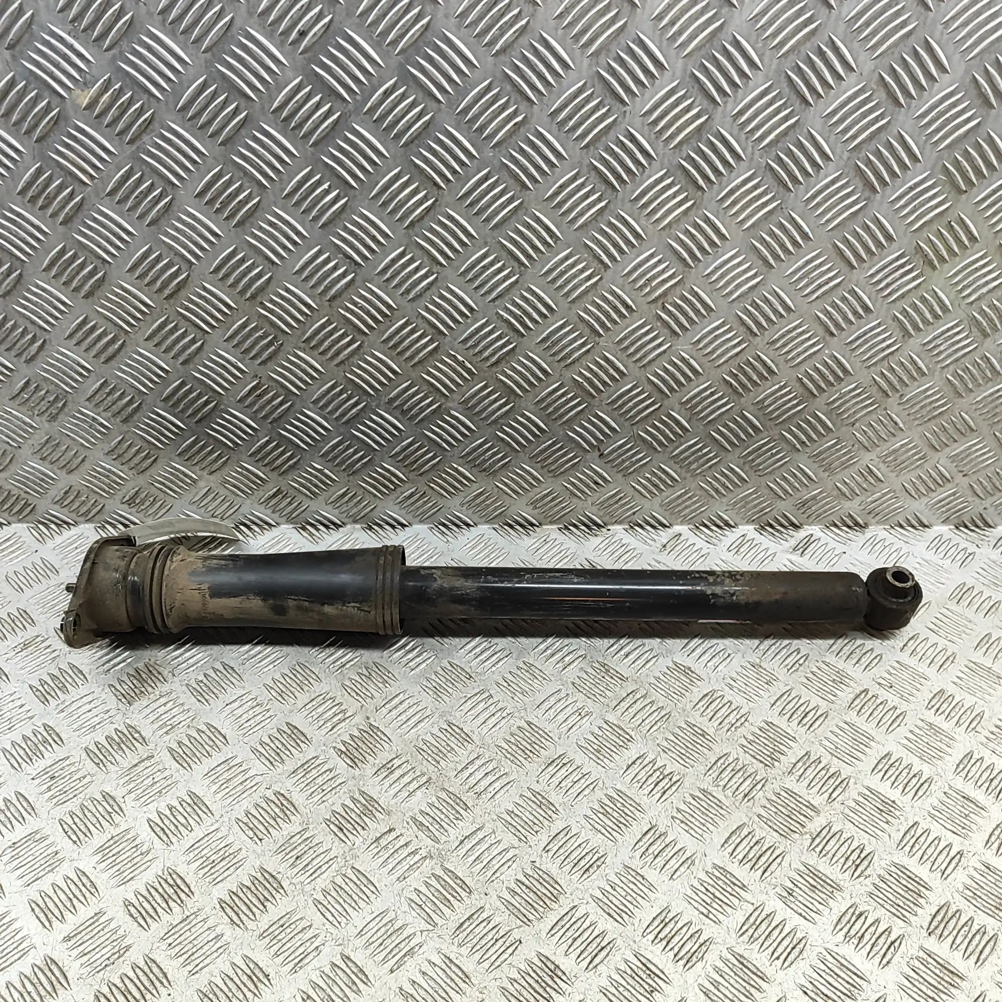 Kia Optima (JF) Shock absorber — rear right Shock absorber — rear right — KIA OPTIMA (Sport...
