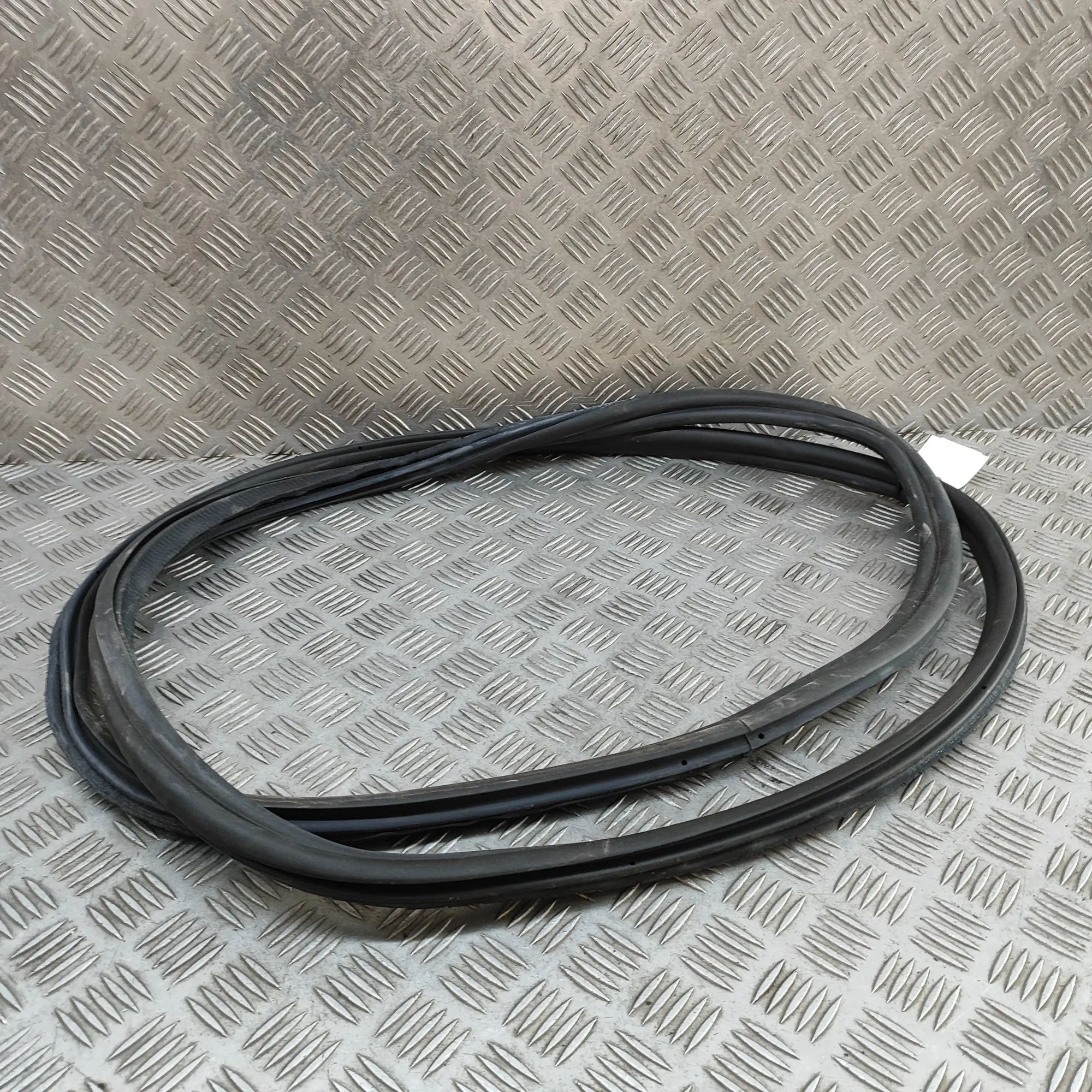 BMW X5 (G05) Door rubber seal — front left Door rubber seal — front left — BMW X5 (G05) (2...
