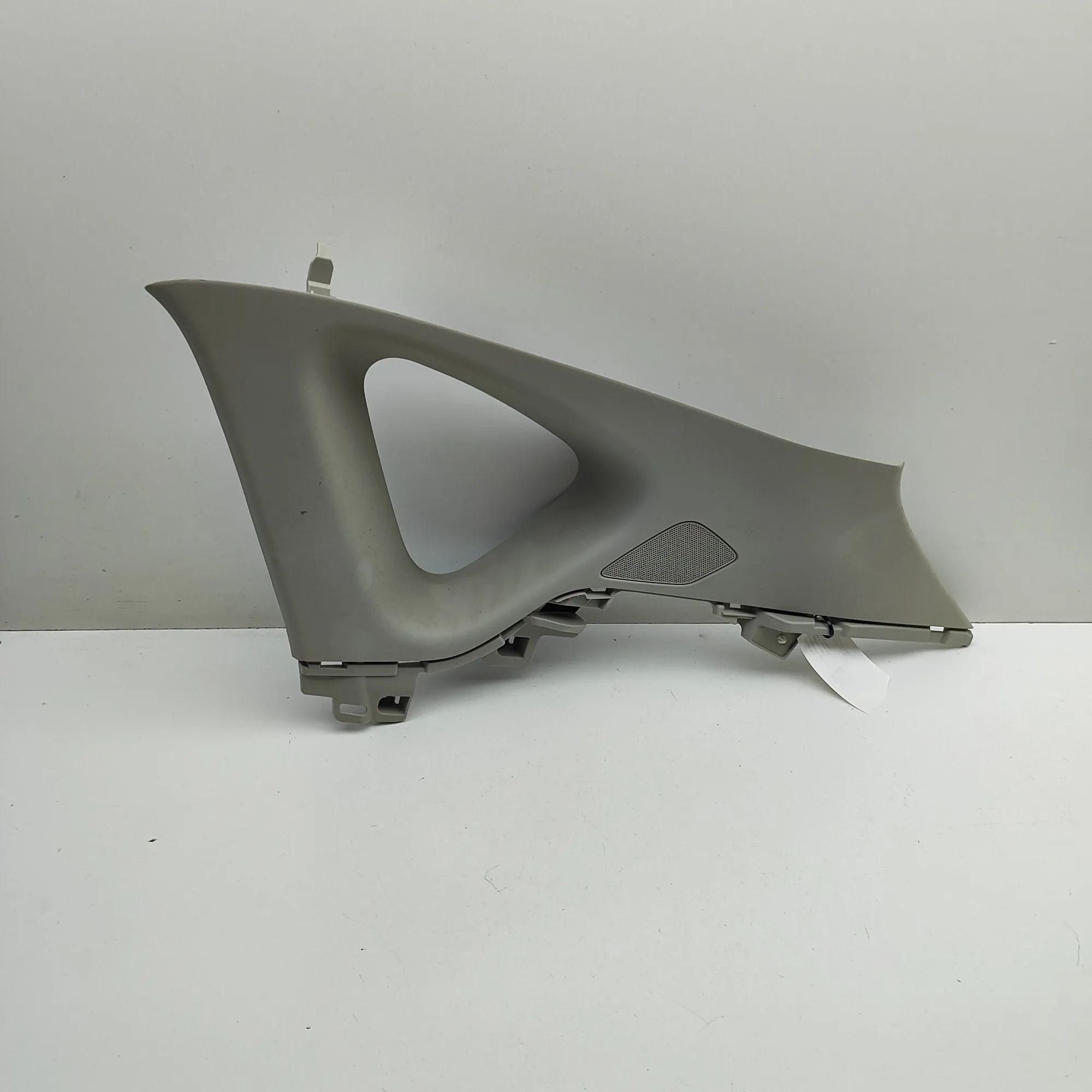 Mazda CX-5 (KF) Right Side Pillar Trim Right Side Pillar Trim — MAZDA CX-5 (KF) (2016-...