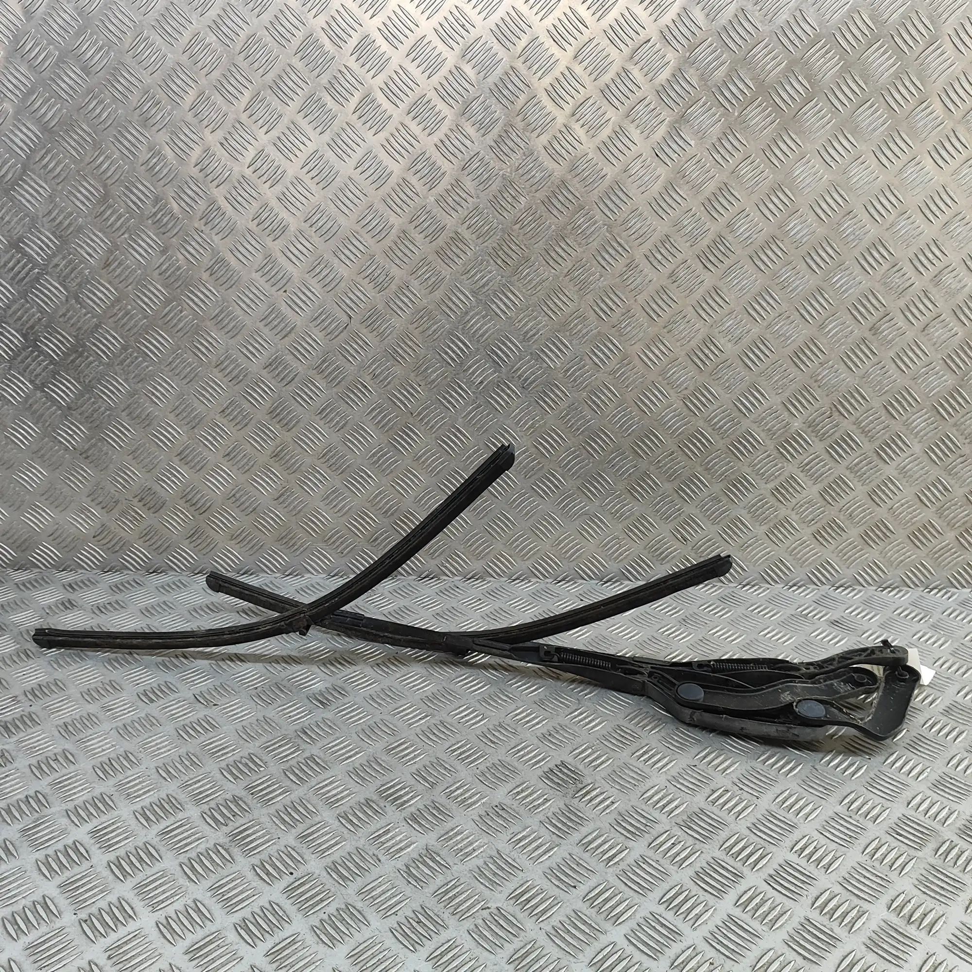 Mercedes-Benz CLS (C219) Front Wiper Arms Front Wiper Arms — MERCEDES BENZ CLS (C219) (20...