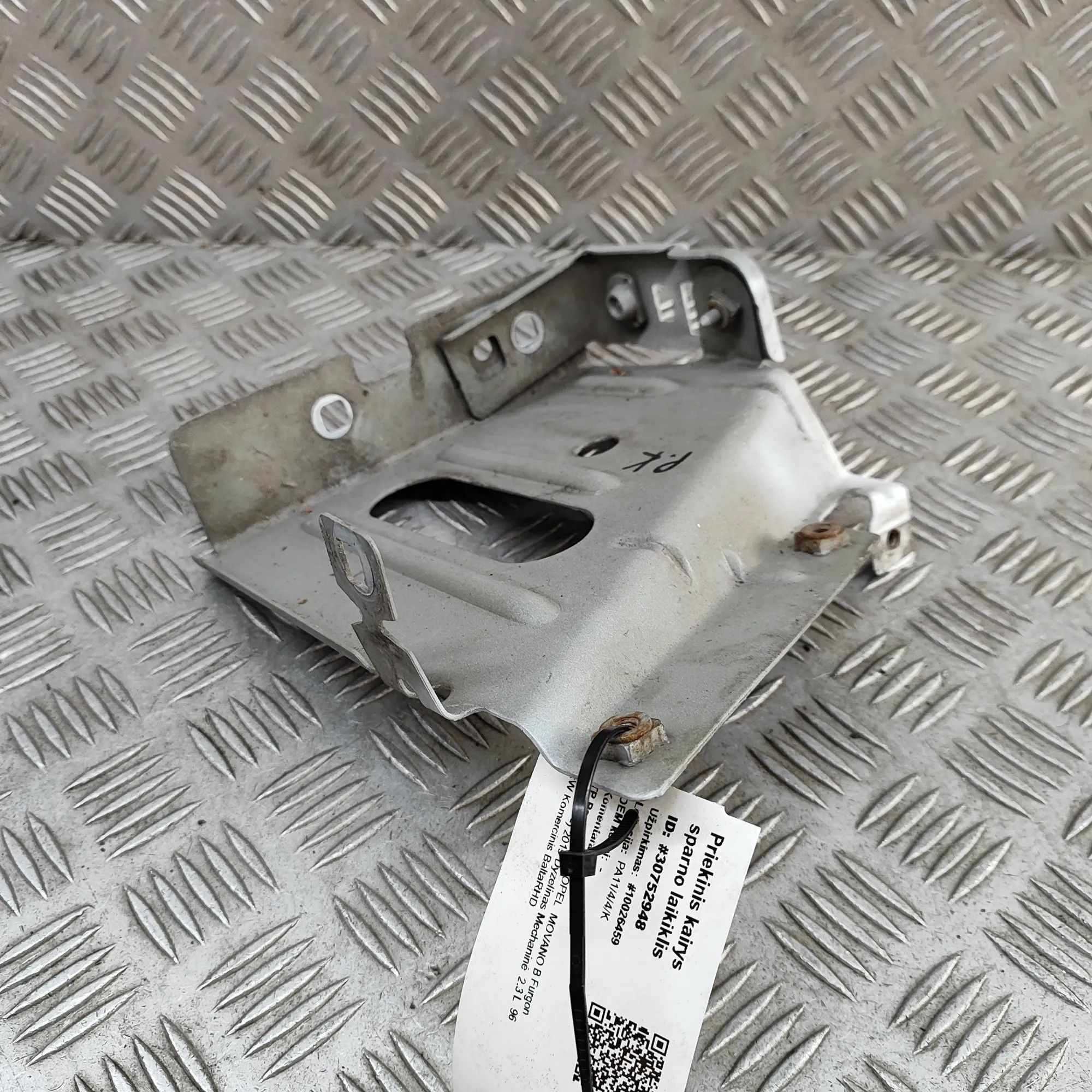 Opel Movano (B) Fender bracket — front left Fender bracket — front left — OPEL MOVANO (B Va...
