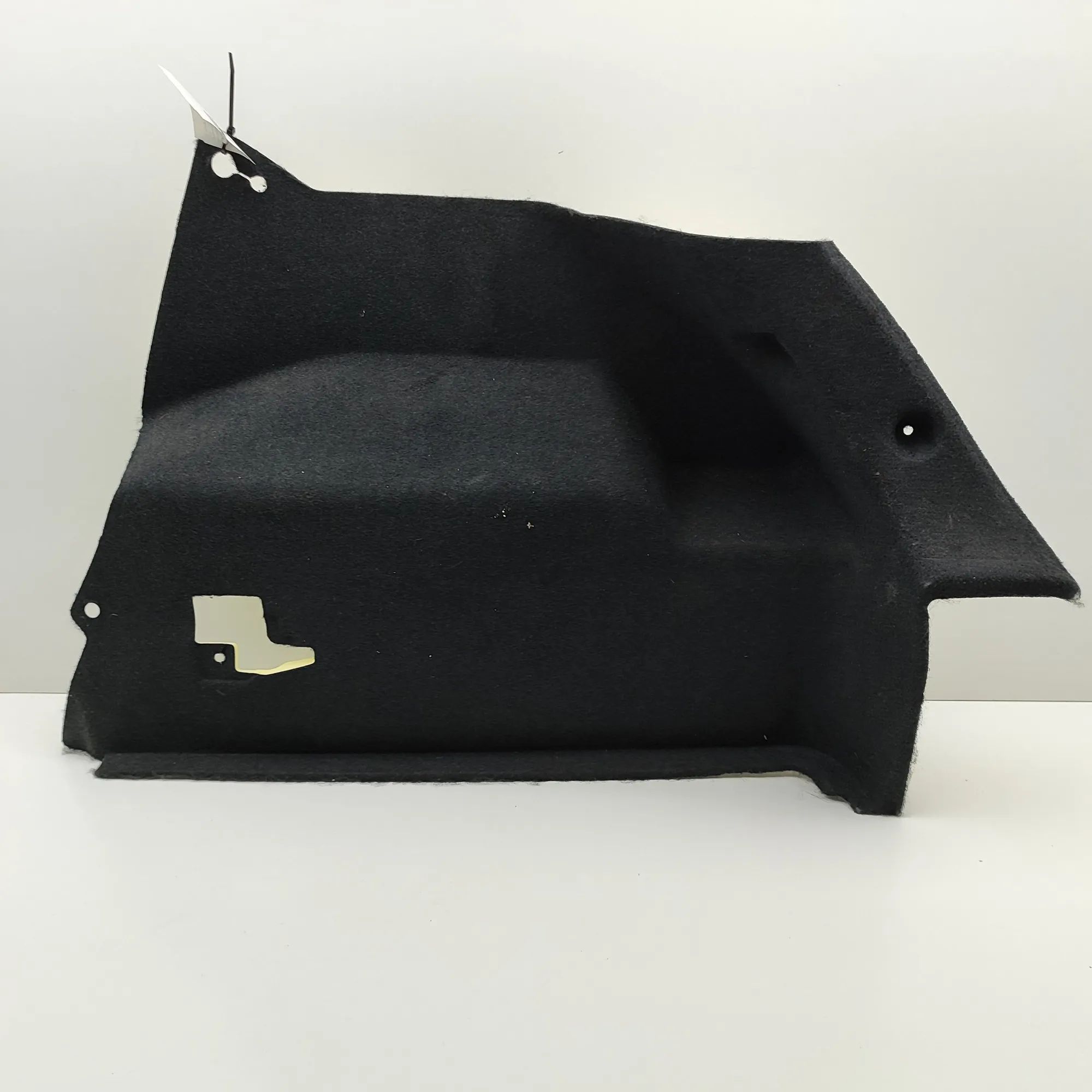 Nissan Juke Right Side Trunk Trim Right Side Trunk Trim — NISSAN JUKE (F16) (2019...