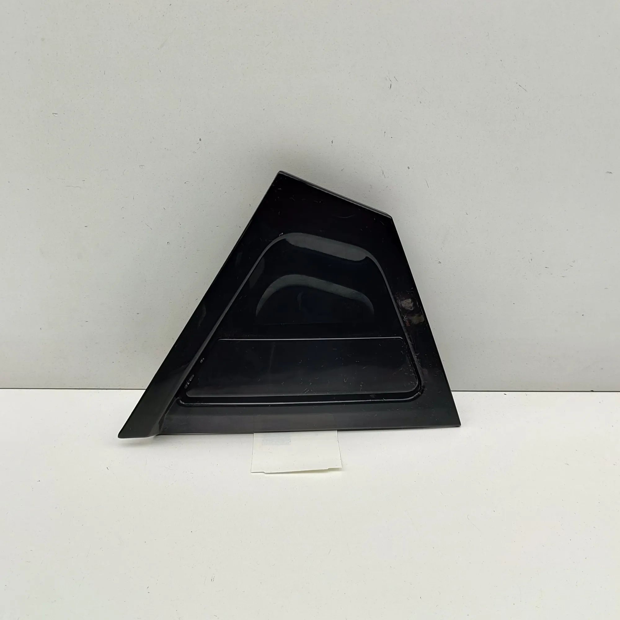 Nissan Juke Exterior door handle — rear right Exterior door handle — rear right — NISSAN JUKE...