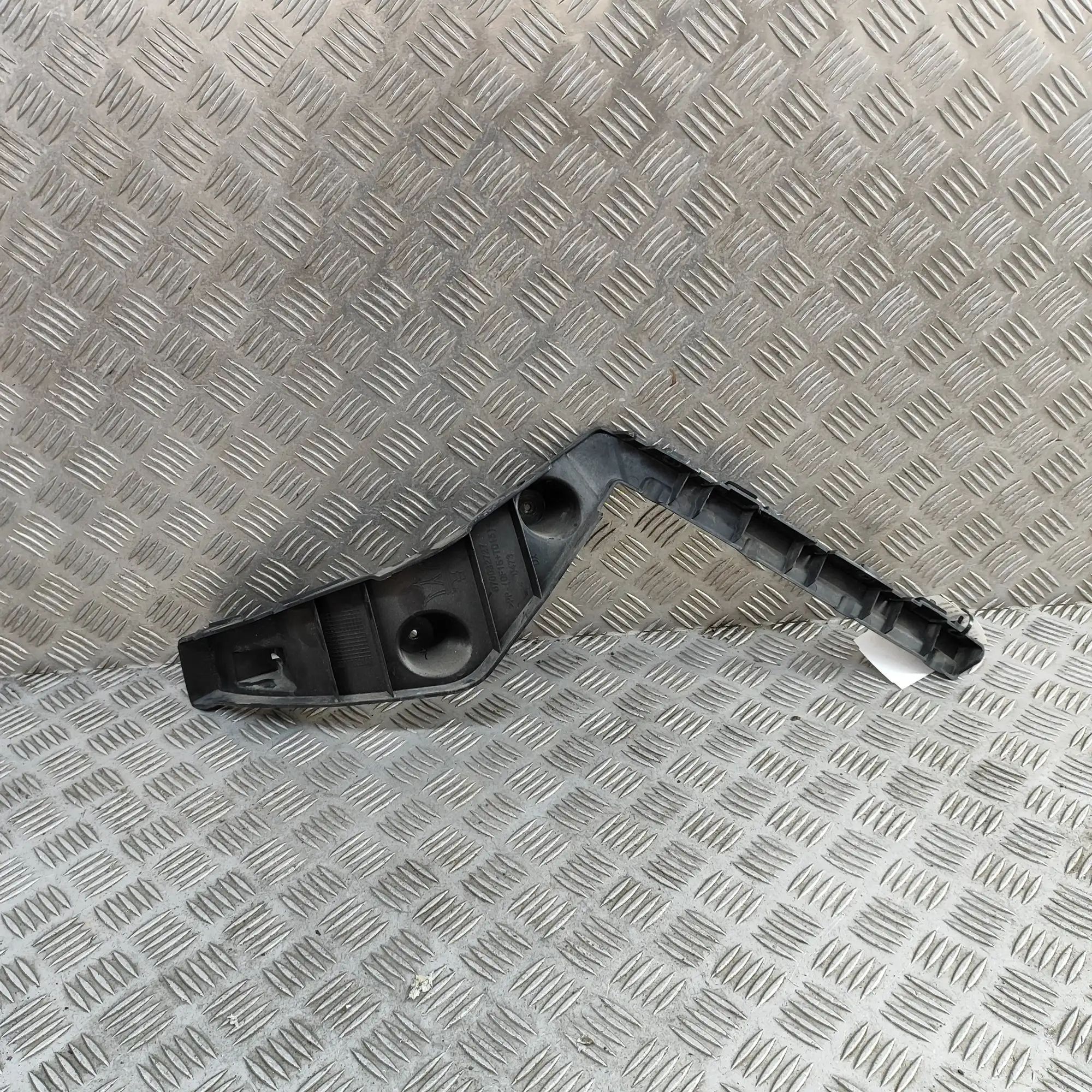 Maserati Levante Rear Right Bumper Bracket Rear Right Bumper Bracket — MASERATI LEVANTE (S...