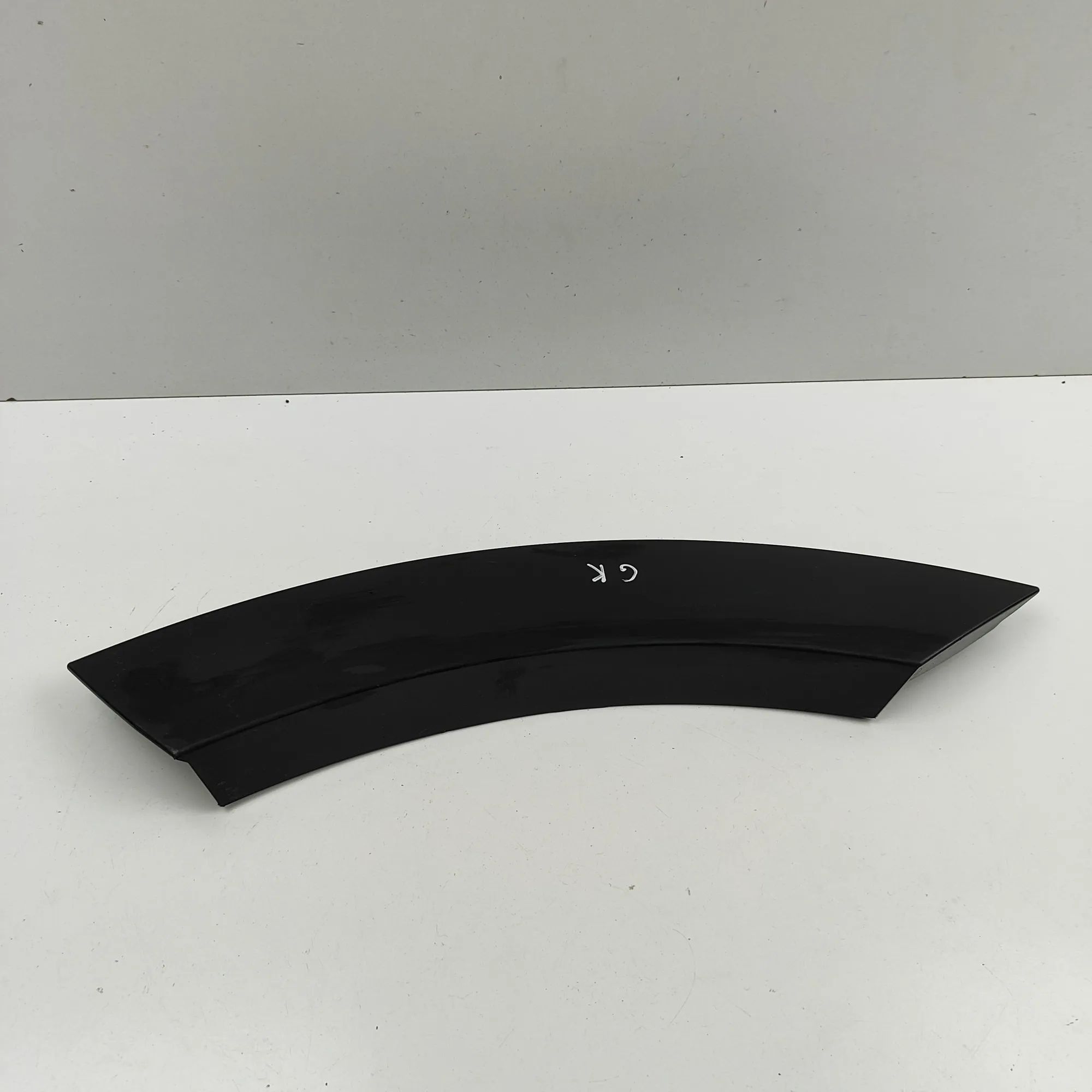 Audi Q8 Wheel arch trim — rear left Wheel arch trim — rear left — AUDI Q8 (E-TRON S...