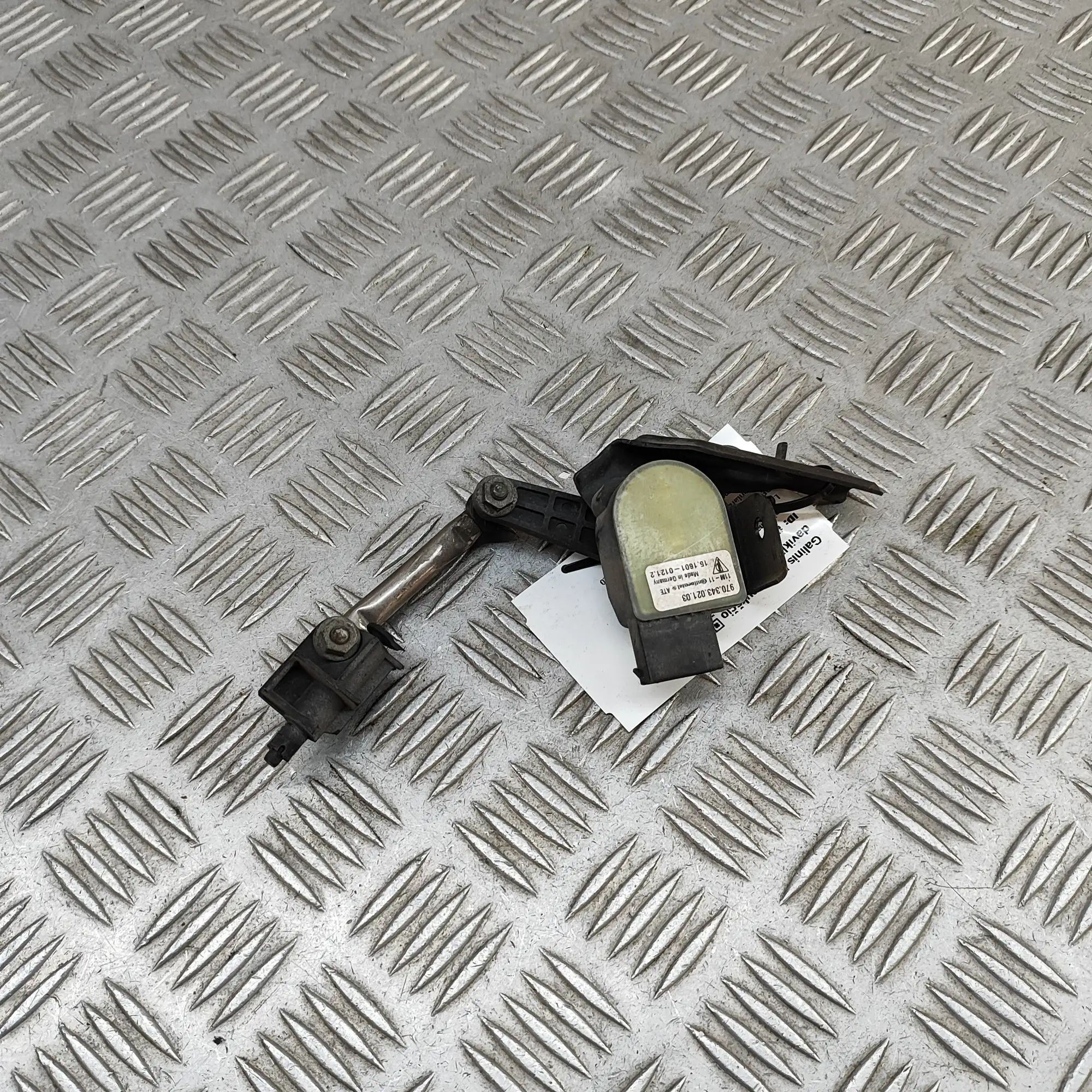 Porsche Panamera Ride height sensor — rear left Ride height sensor — rear left — PORSCHE PANAME...