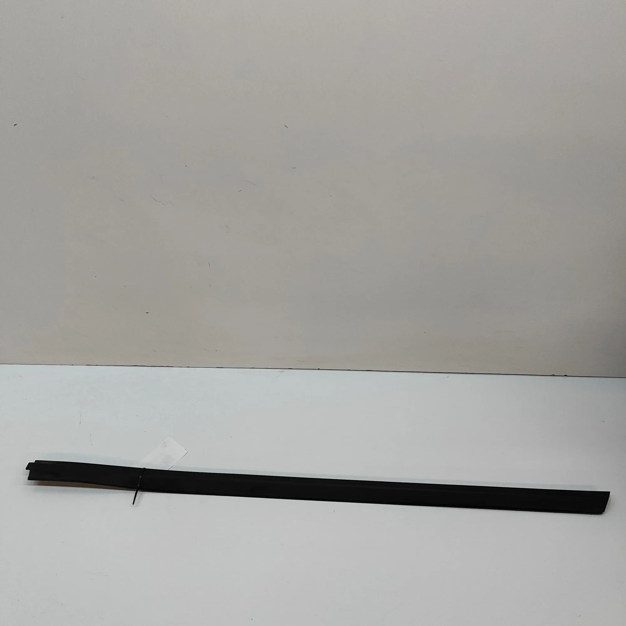 Porsche Cayenne Sill trim — front right Sill trim — front right — PORSCHE CAYENNE (Coup...