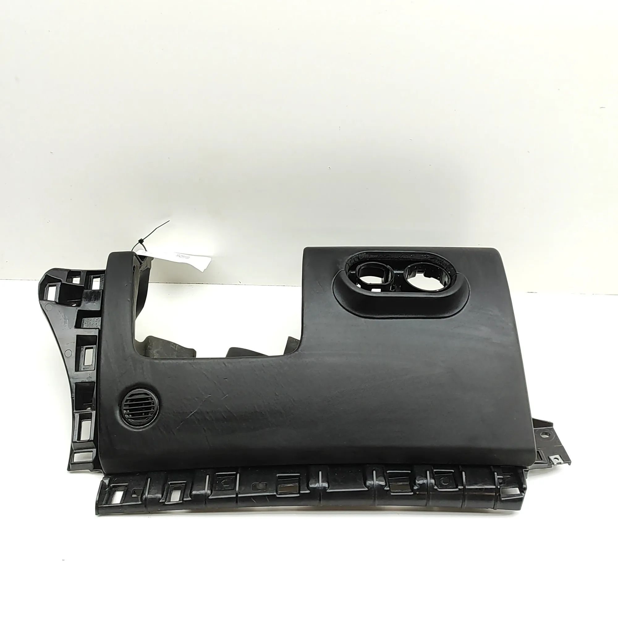 Maserati Levante Lower dashboard trim Lower dashboard trim — MASERATI LEVANTE (SUV M1...