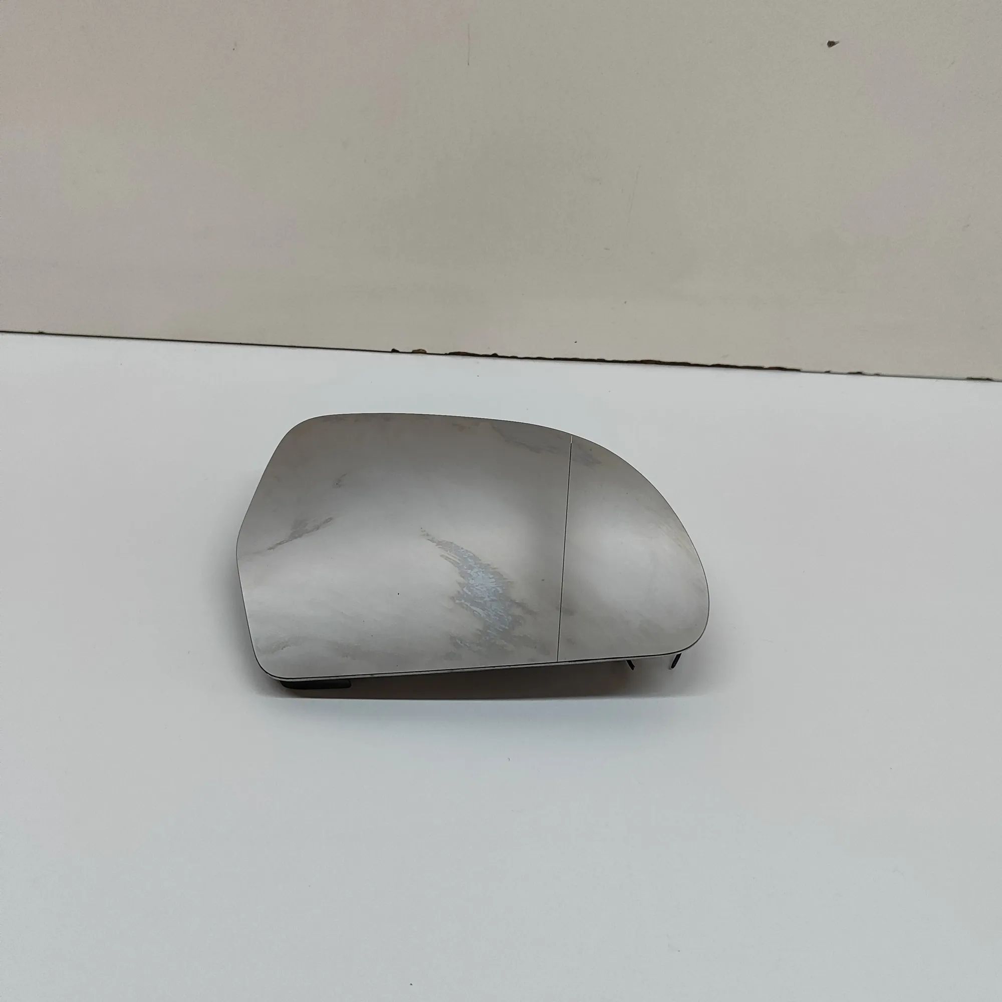 Audi Q3 (8U) Door mirror glass — front right Door mirror glass — front right — AUDI Q3 (8U) ...