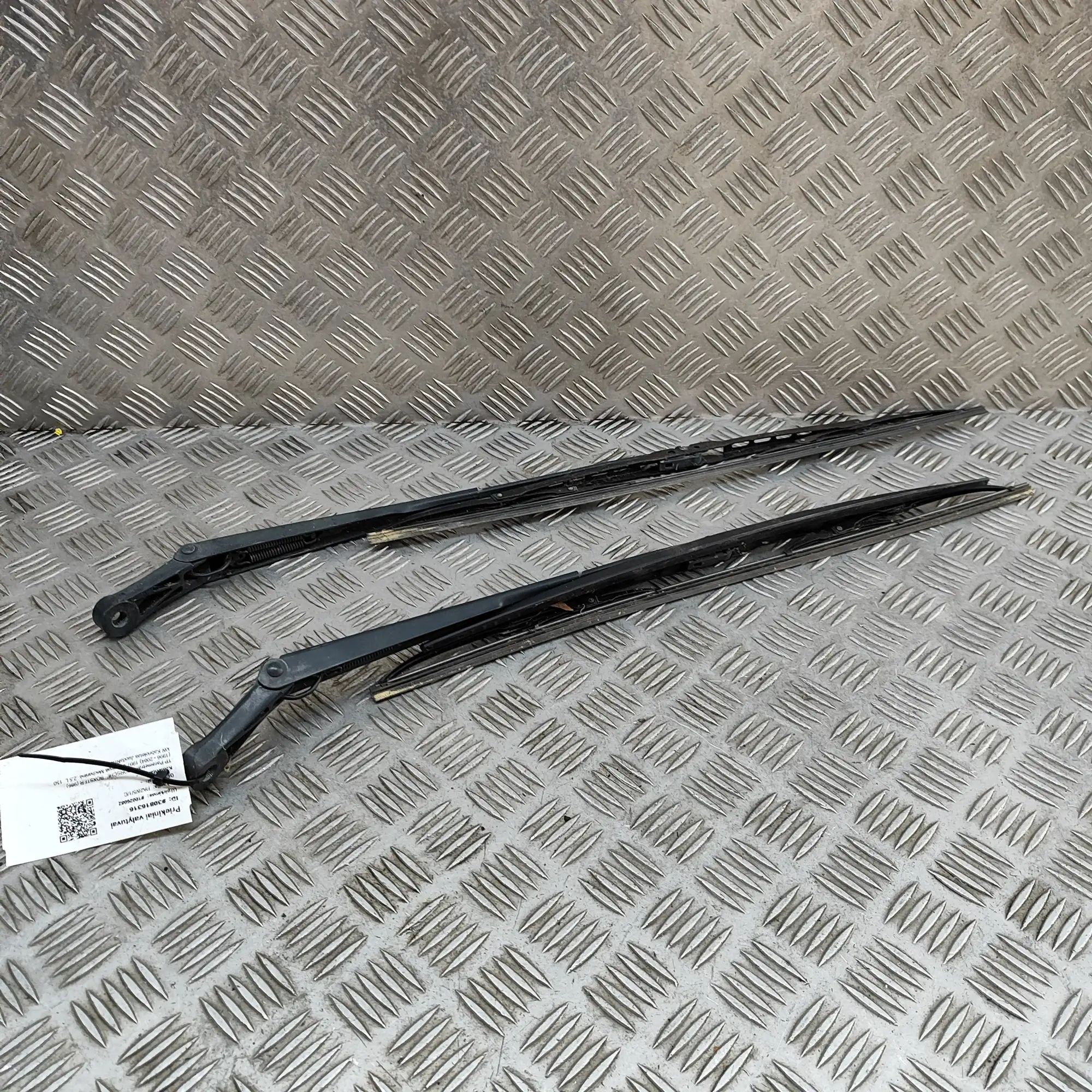 Porsche Boxster (986) Front Wiper Arms Front Wiper Arms — PORSCHE BOXSTER (986) (1996-...