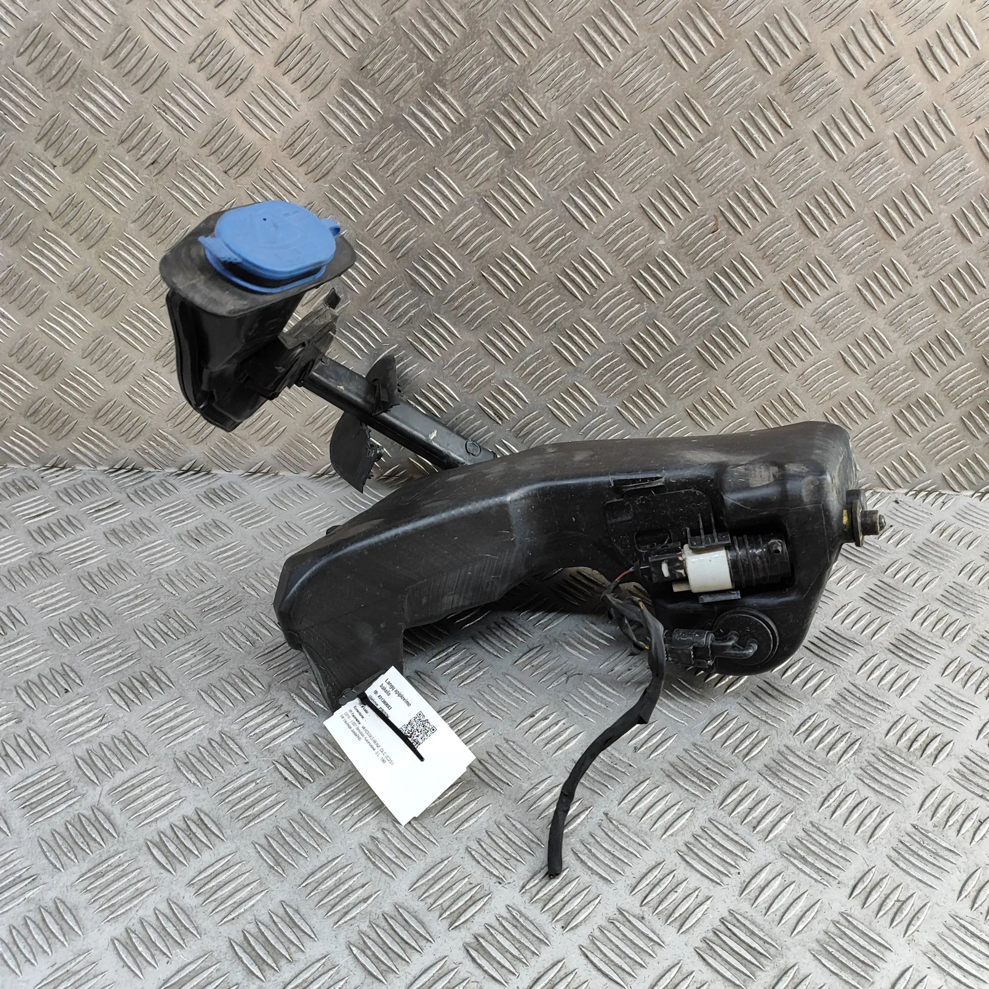 Mercedes-Benz GLC (X253) Window Washer Tank Window Washer Tank — MERCEDES BENZ GLC (C253) (...