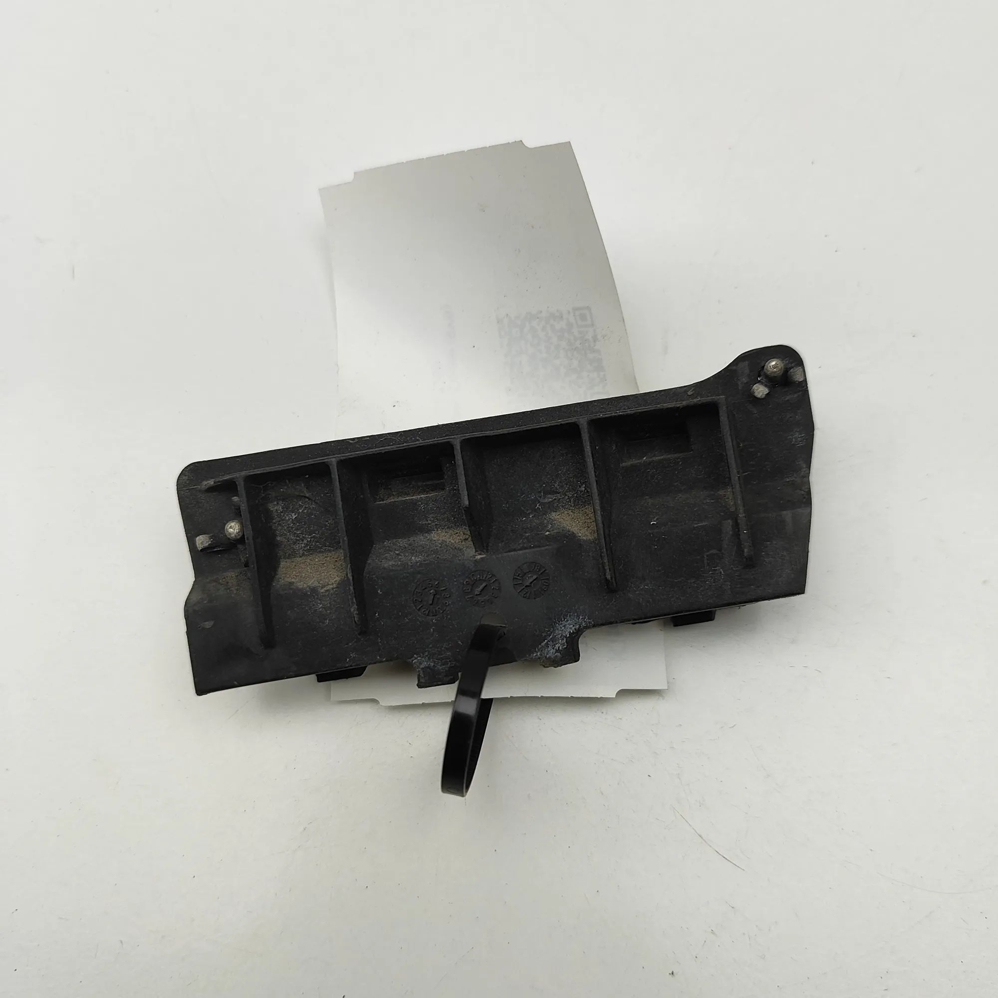 Porsche Cayenne Front Left Bumper Bracket Front Left Bumper Bracket — PORSCHE CAYENNE (Co...