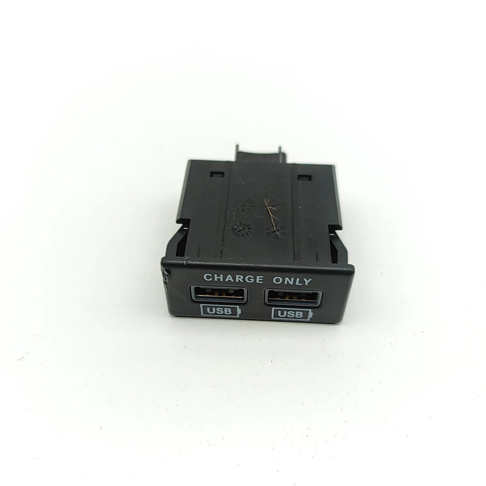 Maserati Levante USB USB — MASERATI LEVANTE (SUV M161) (2016-...) — ...