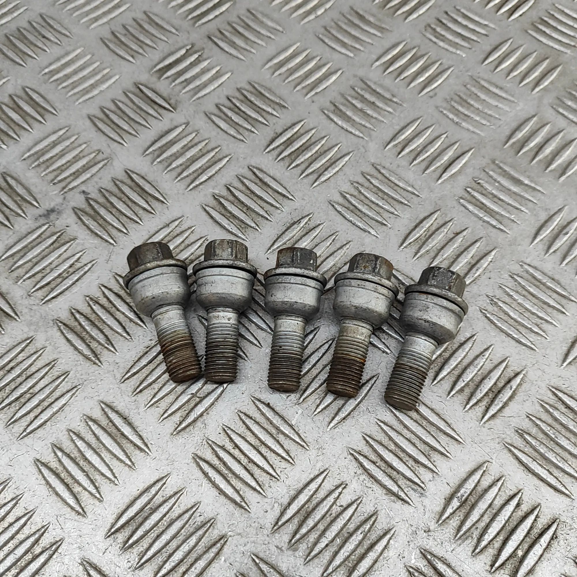 Porsche Panamera Wheel Screws Kit Wheel Screws Kit — PORSCHE PANAMERA (970) (2009...