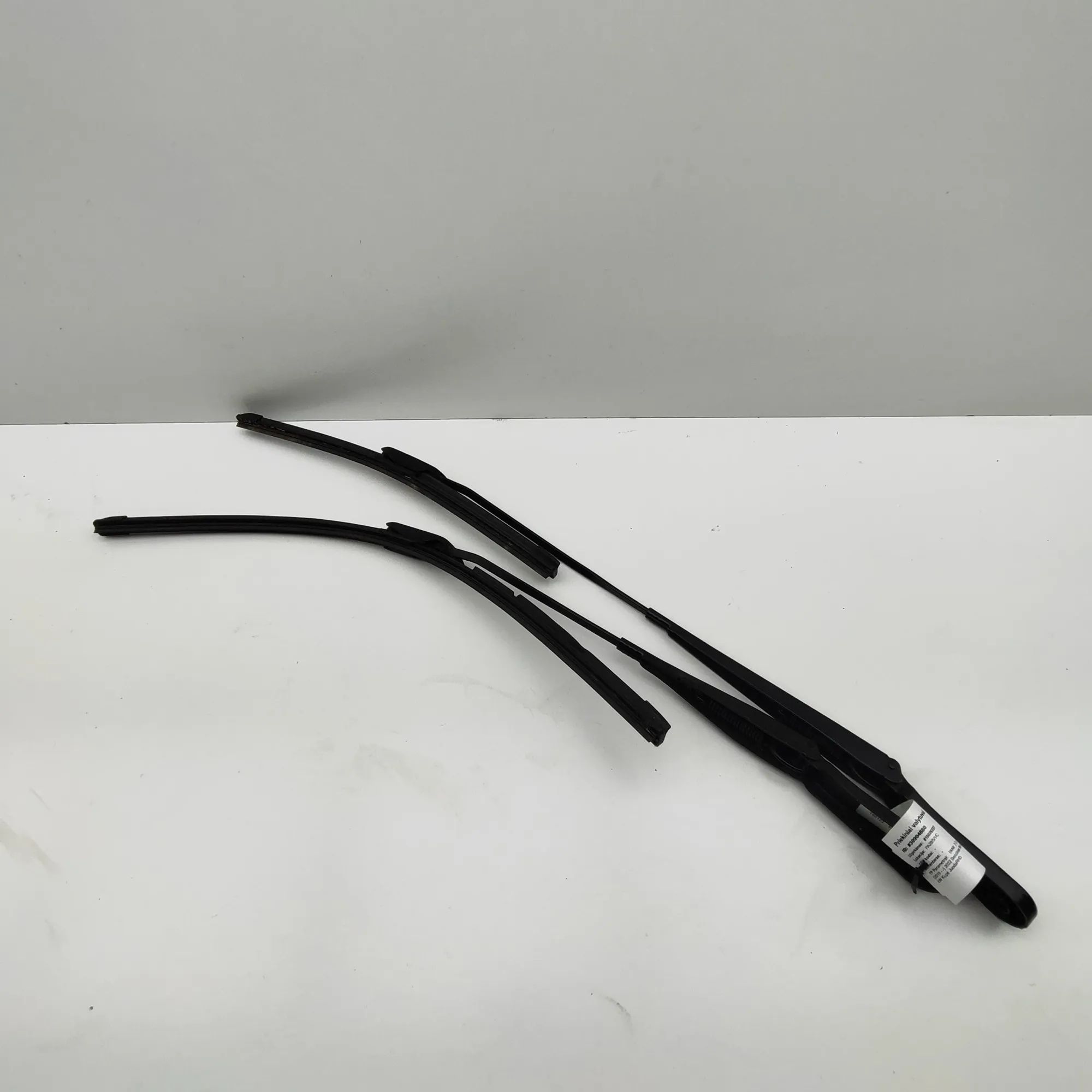 BMW 2 (F44) Front Wiper Arms Front Wiper Arms — BMW 2 SERIES (Gran Coupe F44...