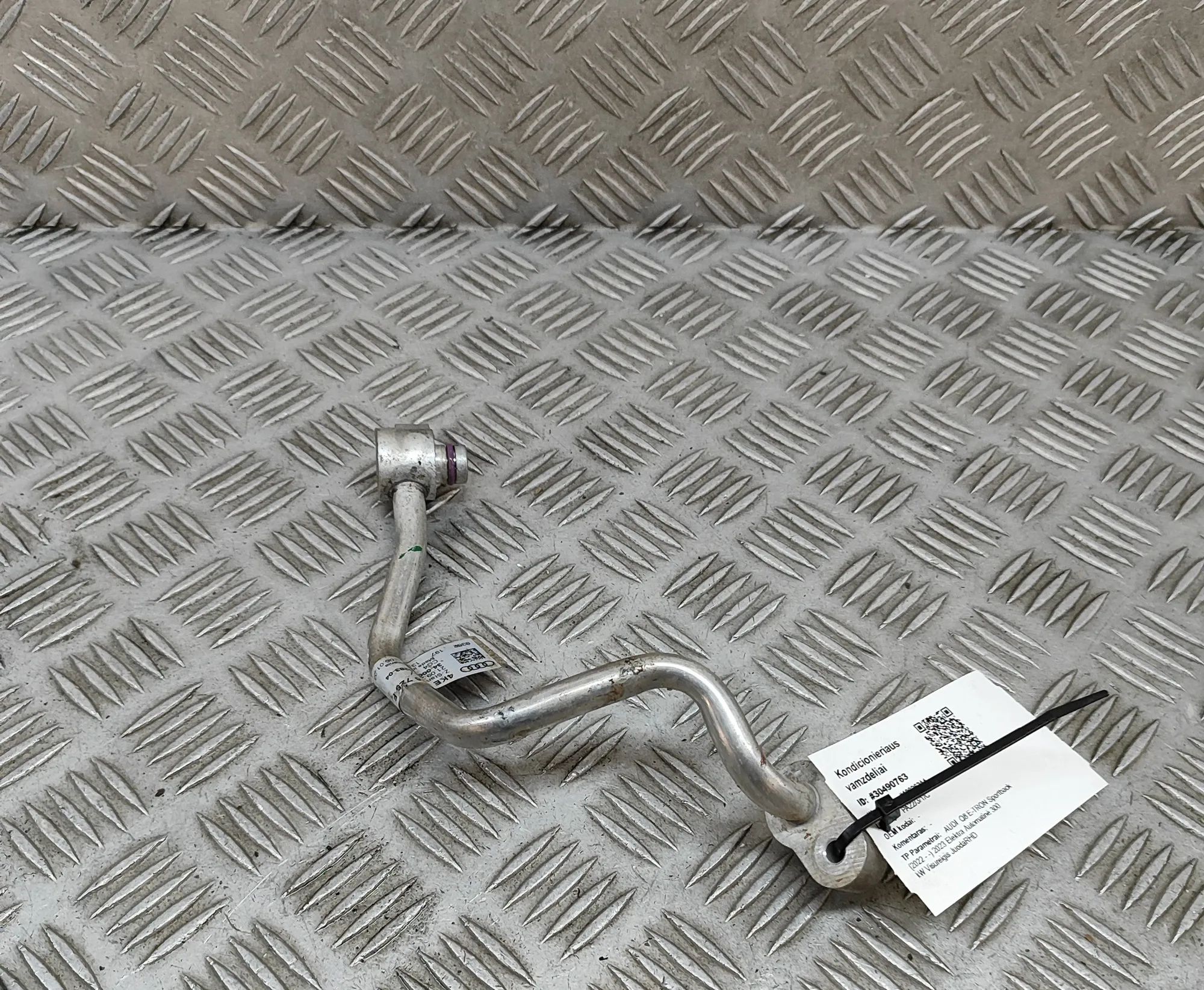 Audi Q8 A/C Air Con Hose Pipe A/C Air Con Hose Pipe — AUDI Q8 (E-TRON Sportba...