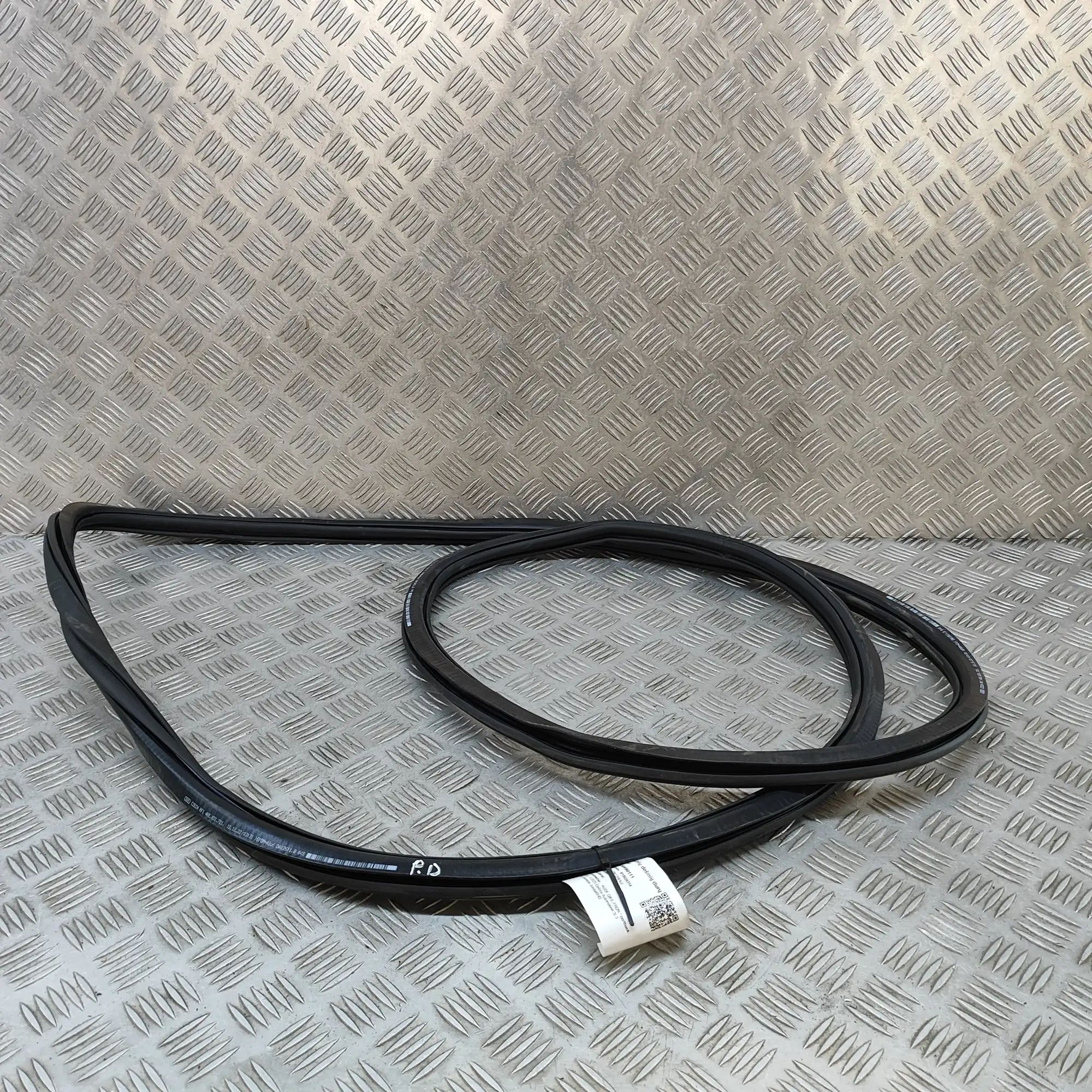 Audi Q8 Door rubber seal — front right Door rubber seal — front right — AUDI Q8 (E-TRO...