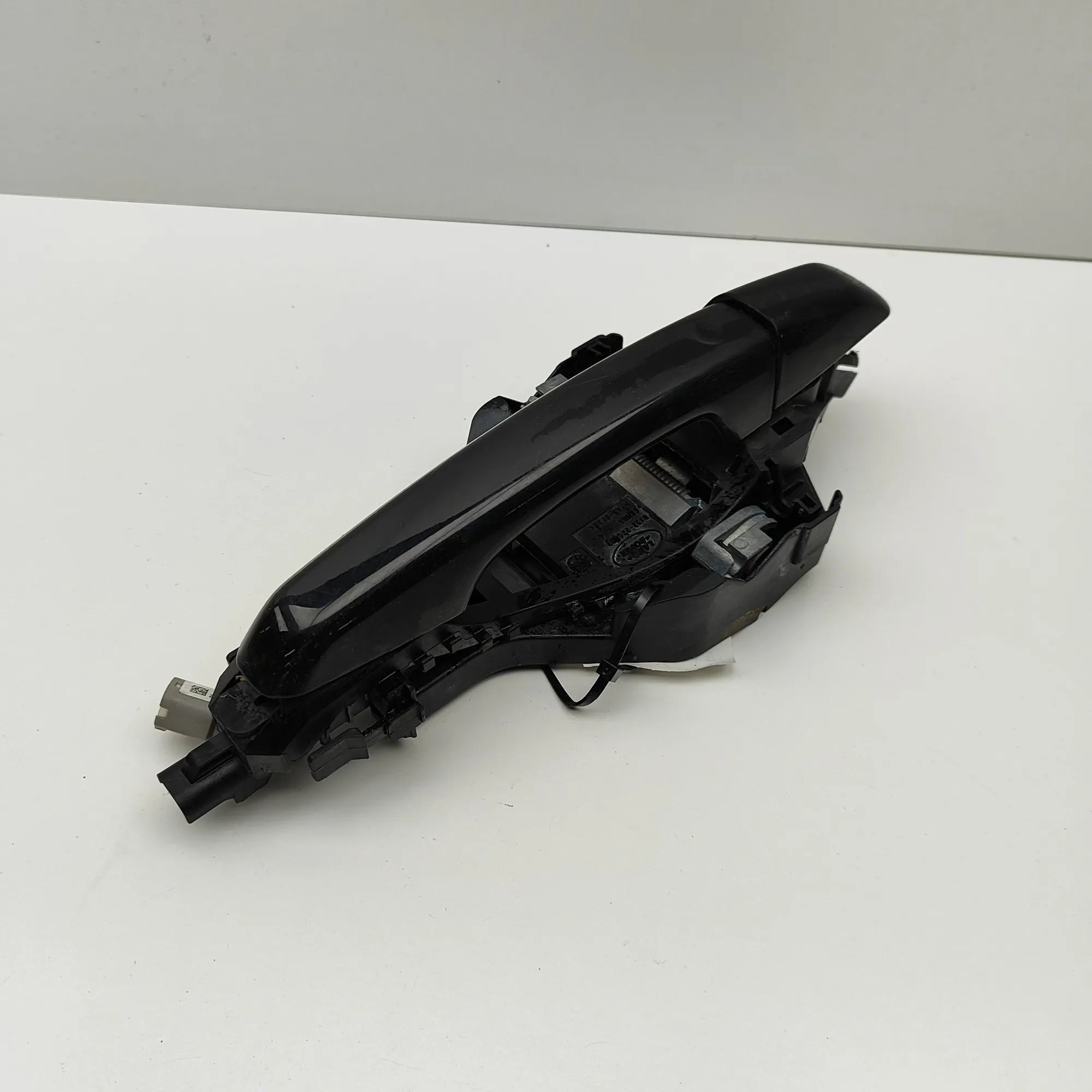 Land Rover Range Rover Sport (L494) Exterior door handle — rear left Exterior door handle — rear left — LAND ROVER R...