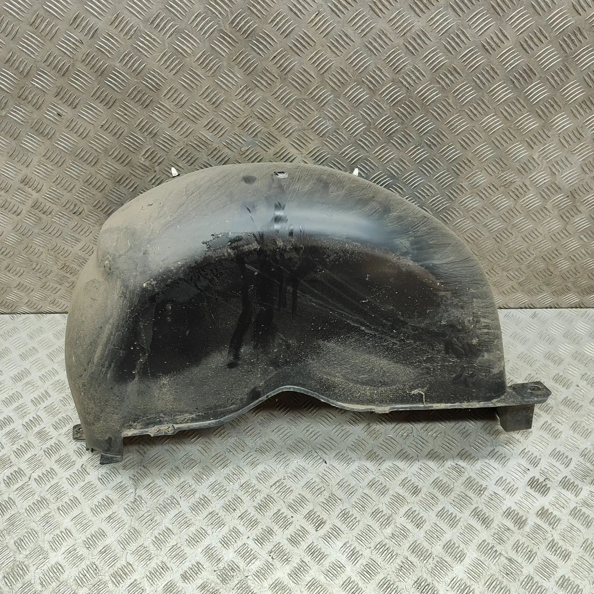 Volkswagen Transporter (T6, Caravelle, Multivan) Rear Right Arch Liner Rear Right Arch Liner — VW TRANSPORTER (VI T6 V...