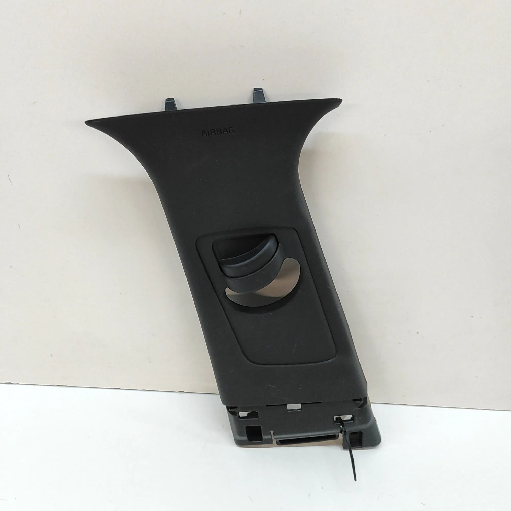 Kia Sportage B-pillar trim — left B-pillar trim — left — KIA SPORTAGE (V NQ5) (20...